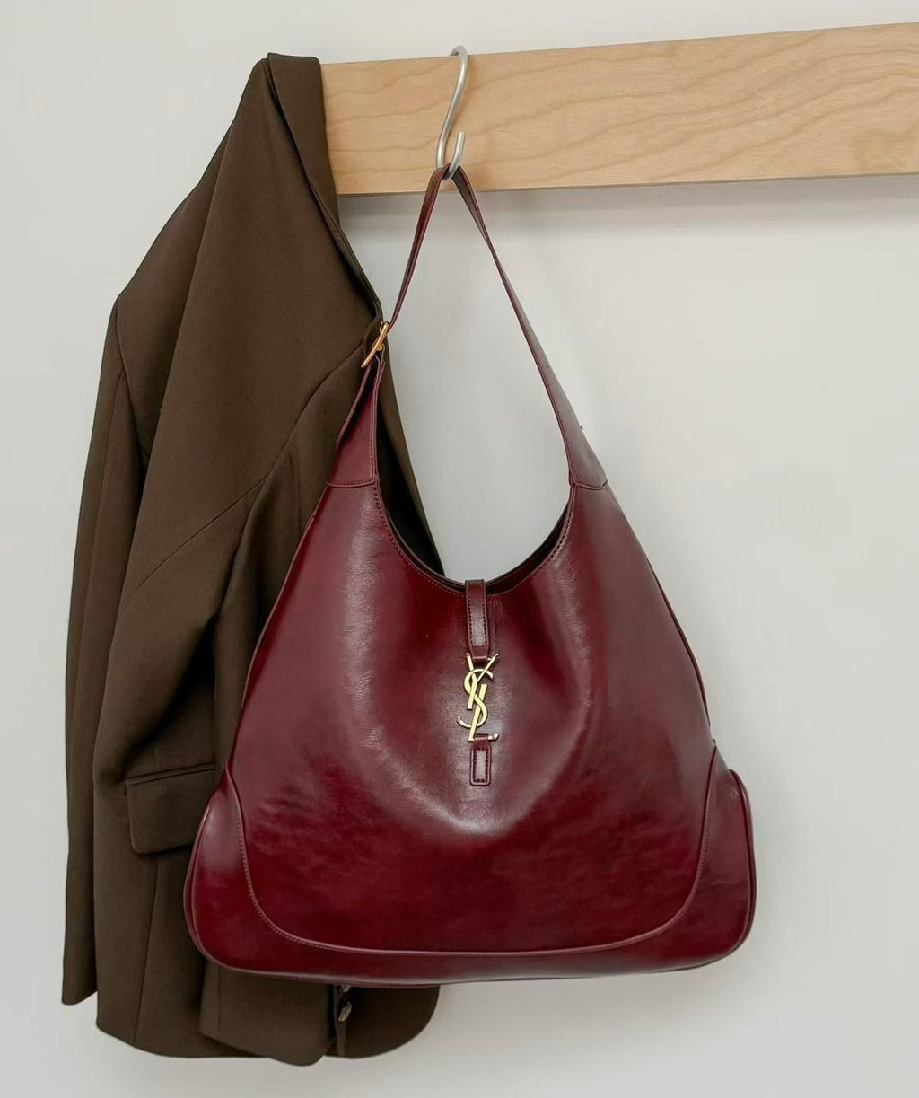 Saint Laurent Le 5 à 7 Supple Large Bag in Smooth Leather (Color: Rouge Legion)