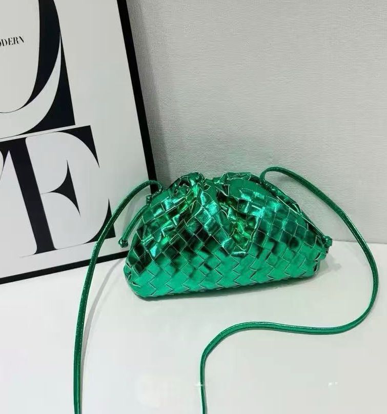 Bottega Veneta Mini Pouch in Intrecciato Leather (Emerald Green)