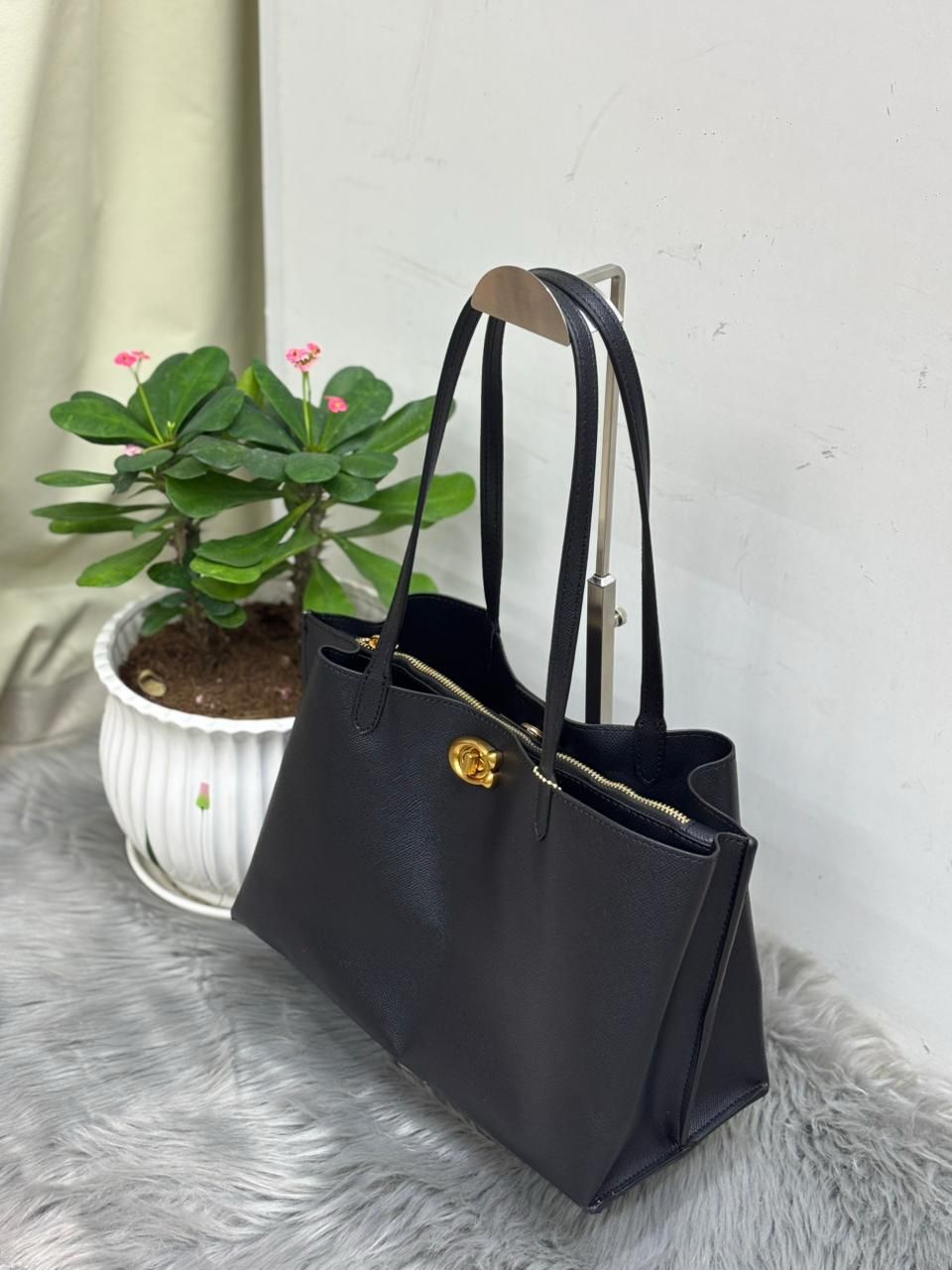 Coach Willow Tote in Black (Crossgrain Leather)