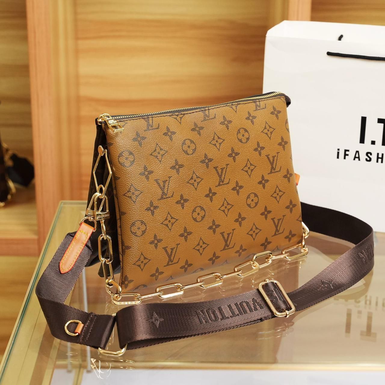 Louis Vuitton Trio Messenger (Monogram Reverse)