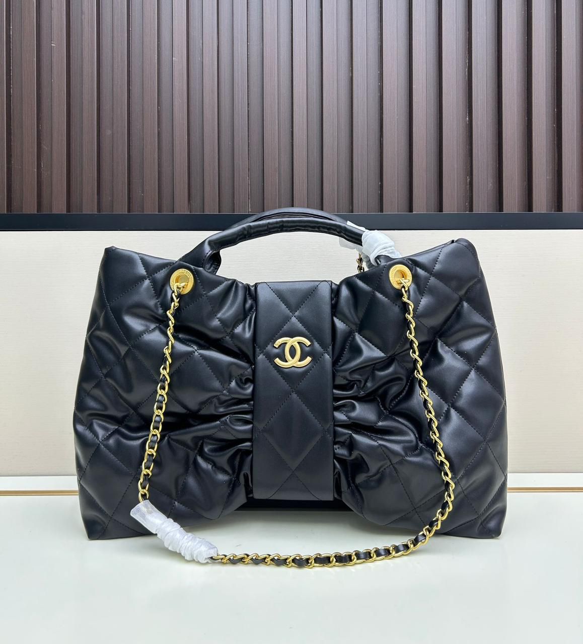 Chanel Quilted Leather Bow Tote (Black)
