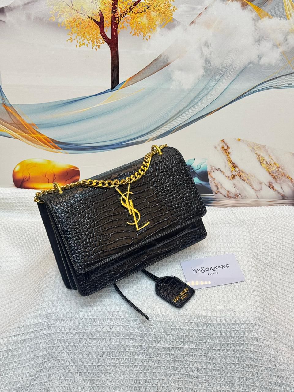 Saint Laurent Sunset Medium in Crocodile-Embossed Shiny Leather (Black/Gold)