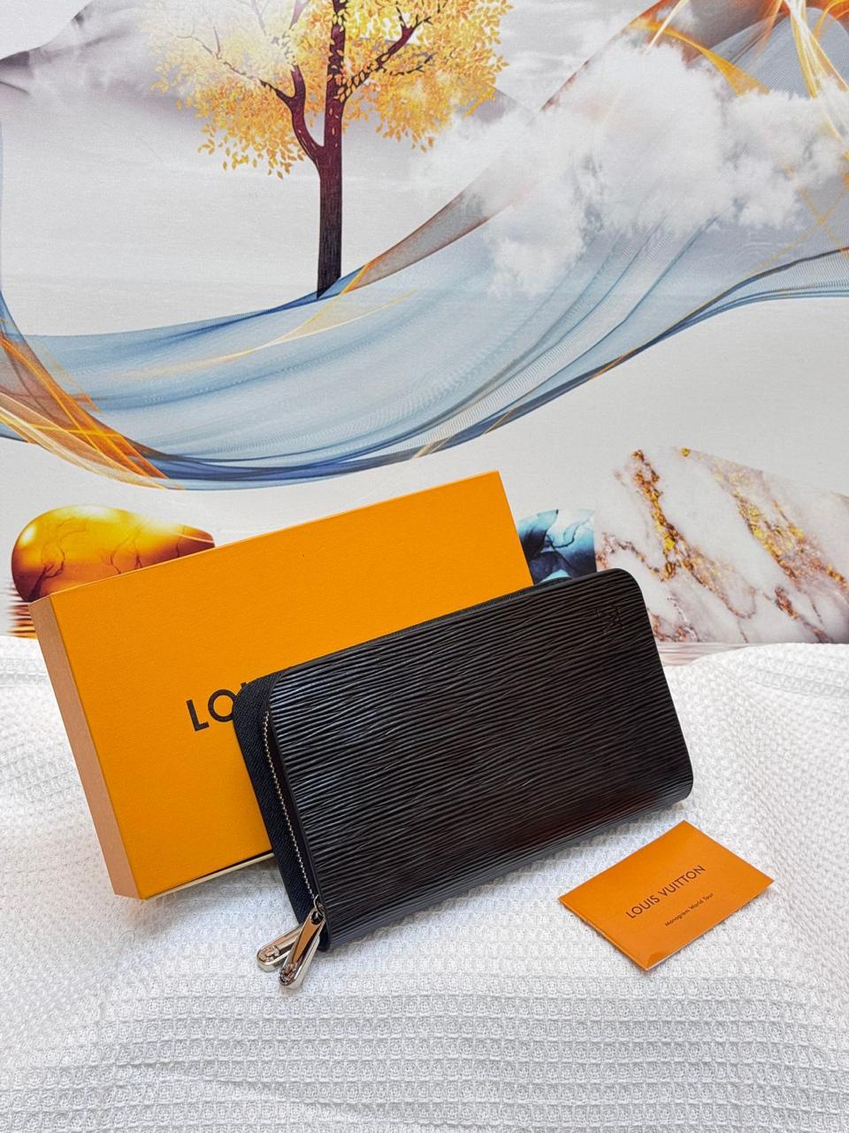 Louis Vuitton Zippy Organizer (Epi Leather Noir)