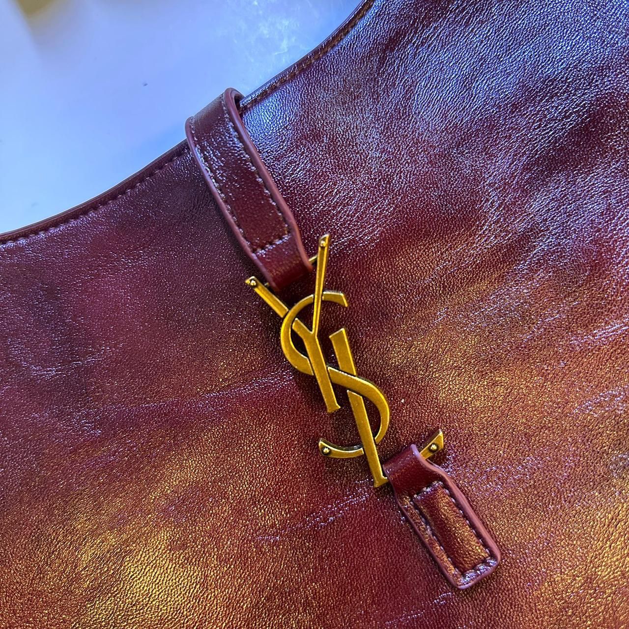 Saint Laurent Le 5 à 7 Supple Large Bag in Smooth Leather (Color: Rouge Legion)