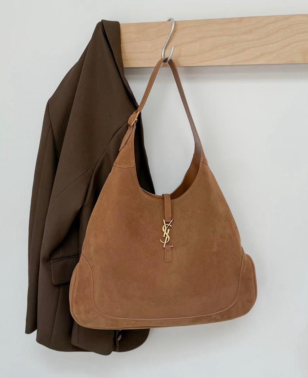 Saint Laurent Le 5 à 7 Supple Large Bag in Suede