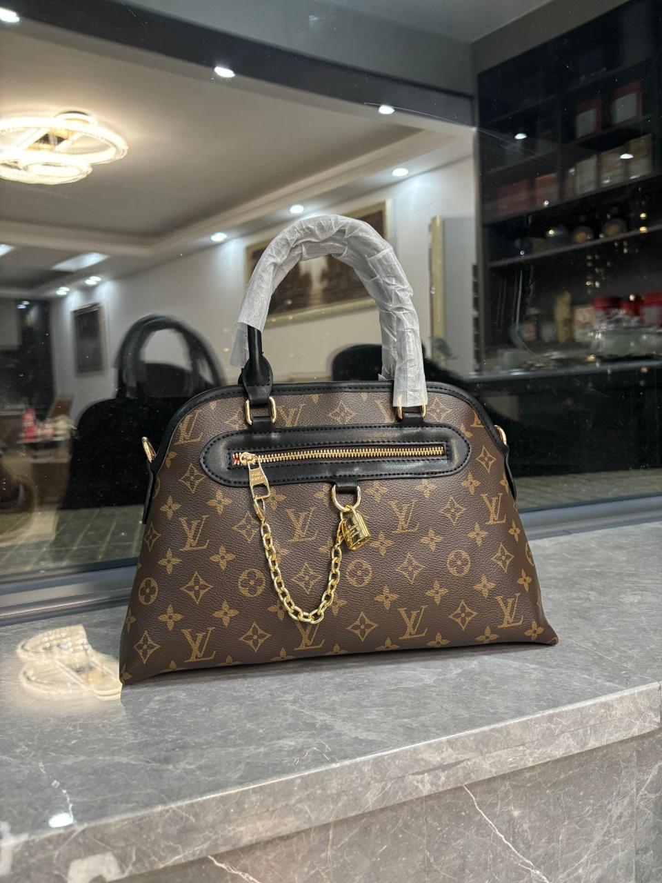 Louis Vuitton Trianon PM (Monogram)