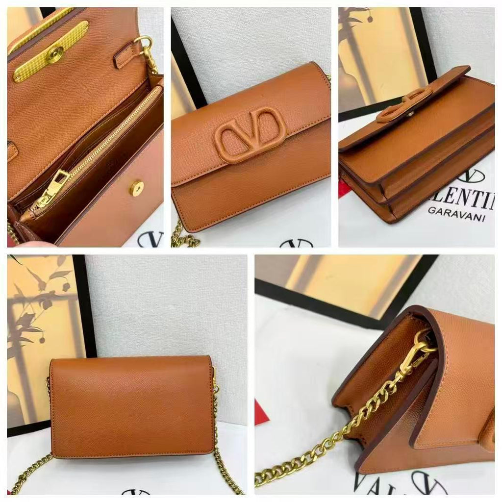 Valentino Garavani VLogo Signature Grainy Calfskin Chain bag(Saddle Brown)