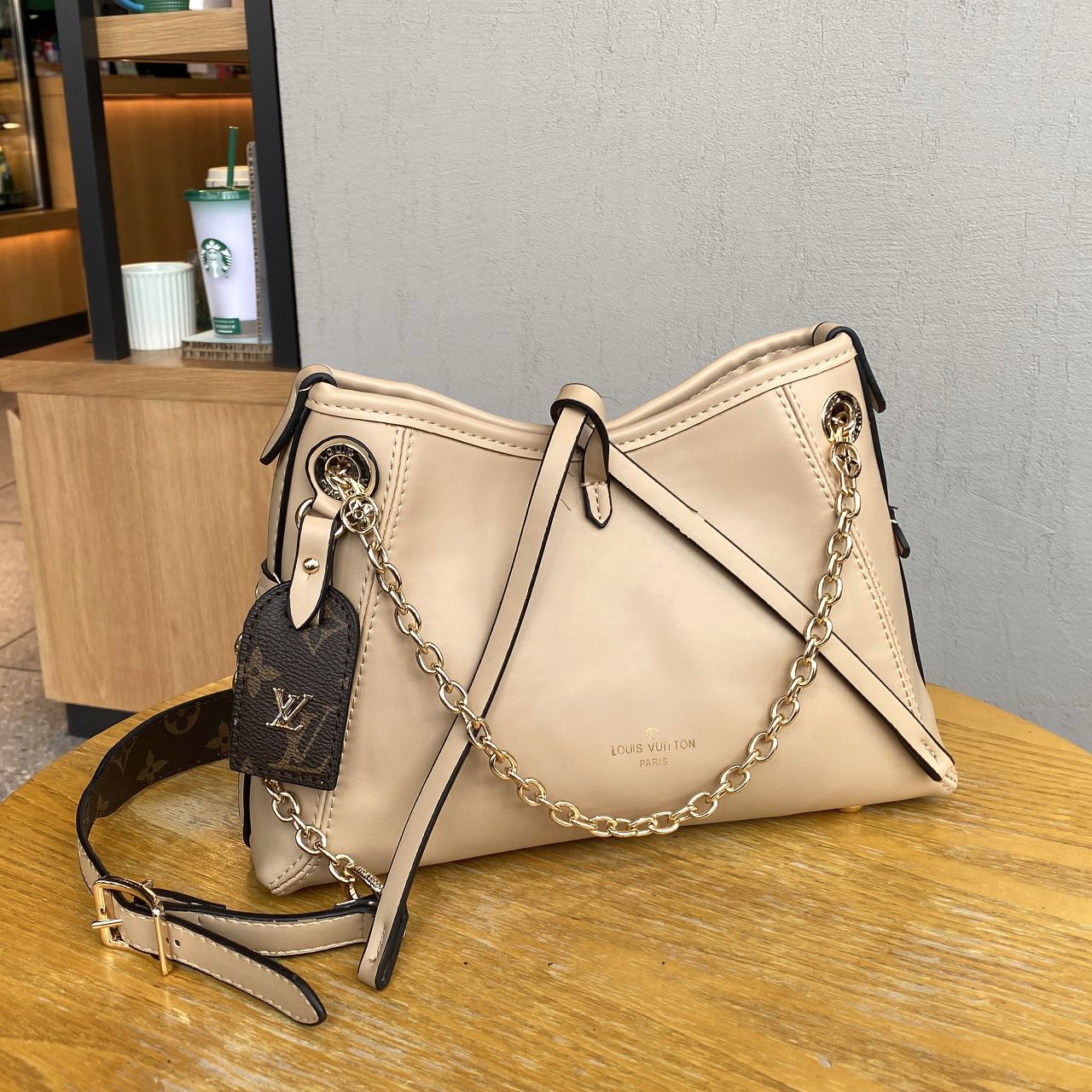Louis Vuitton Vavin PM (Beige / Creme)