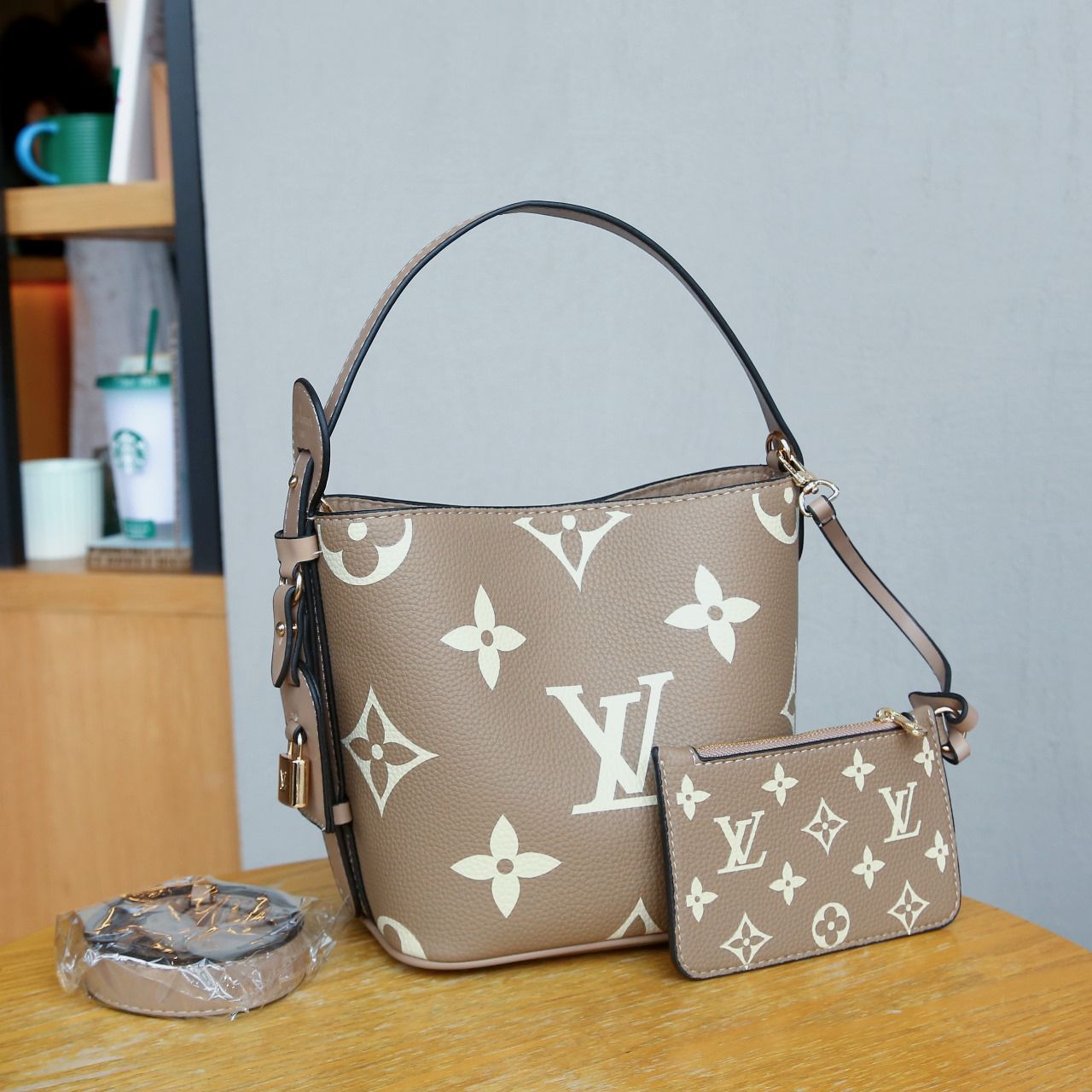 Louis Vuitton NéoNoé BB (Tourterelle / Crème Monogram Empreinte)