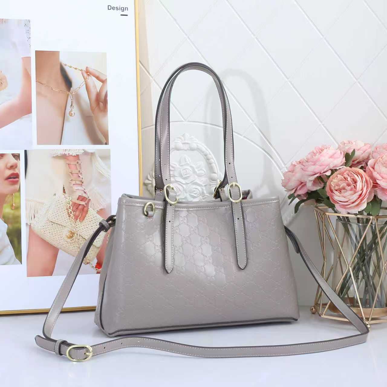 Gucci Signature Leather Tote (Grey)