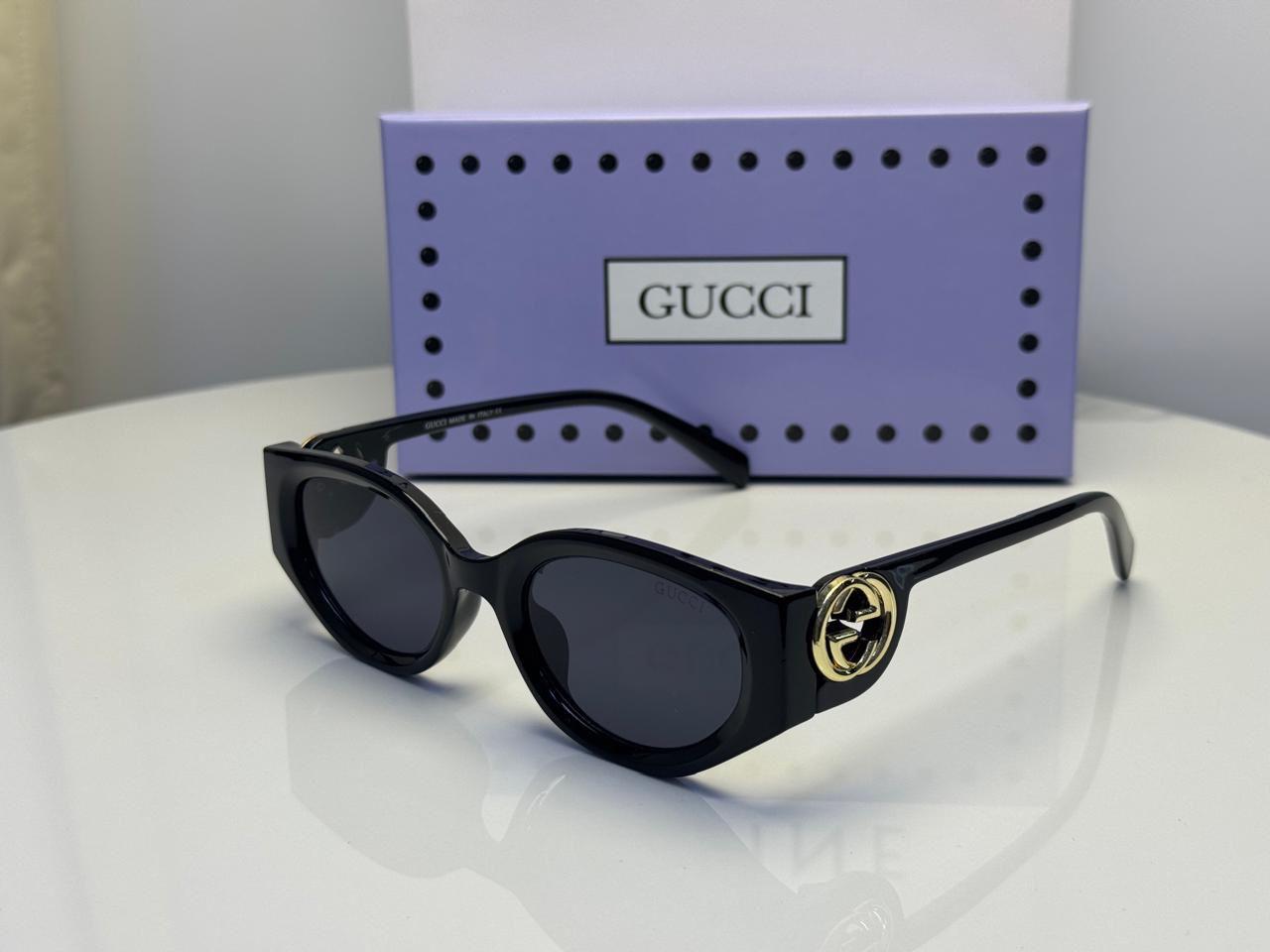 Gucci Interlocking G Oval Sunglasses