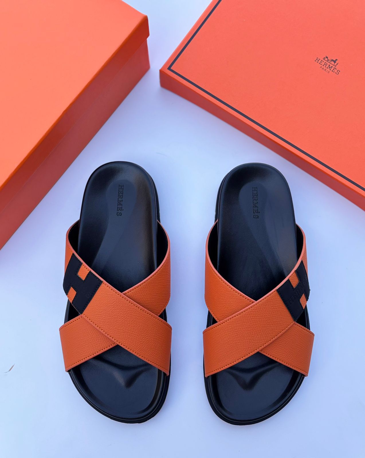Hermès Chypre Sandal (Orange / Noir)