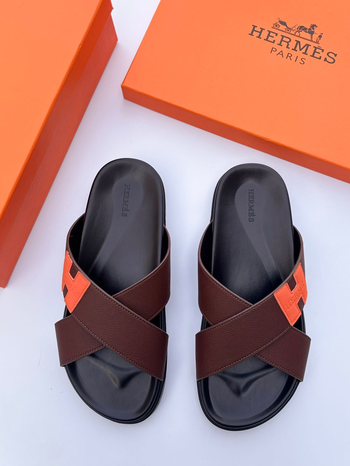 Hermès Chypre Sandal (Ebène / Orange)