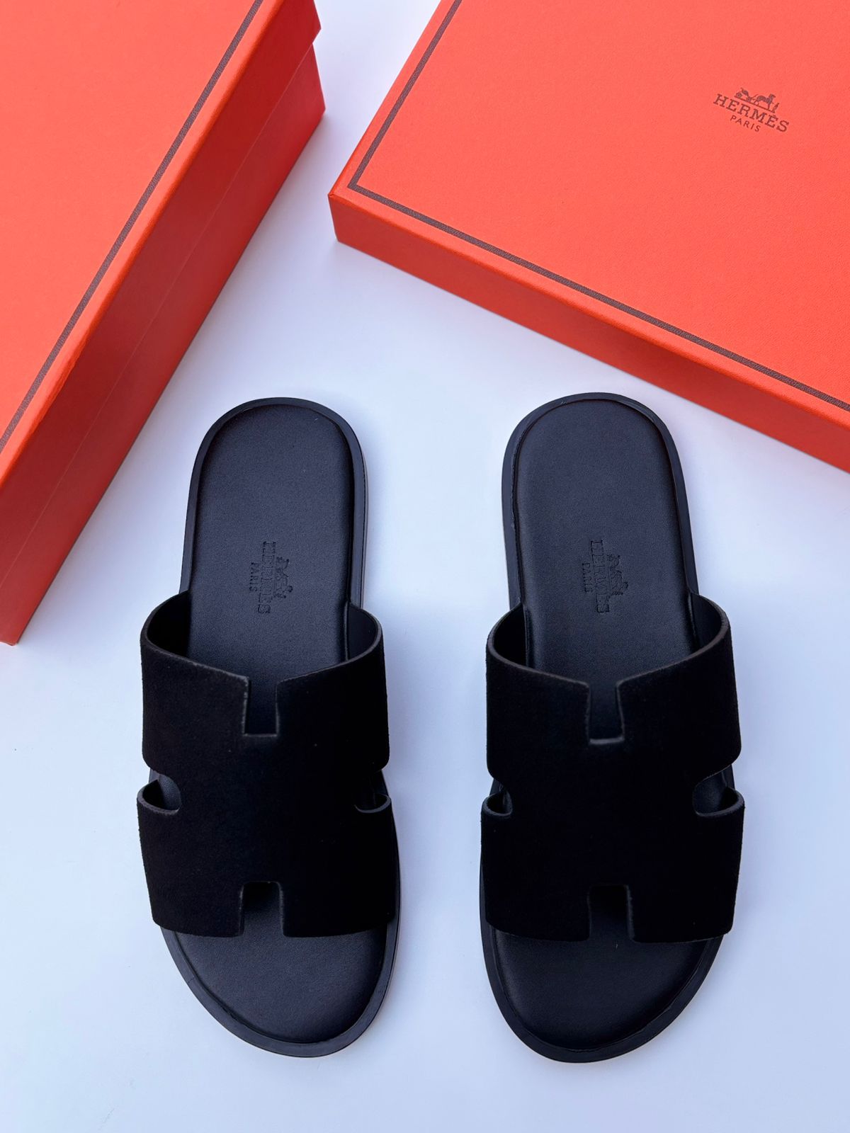 Hermès Izmir Sandal (Noir)
