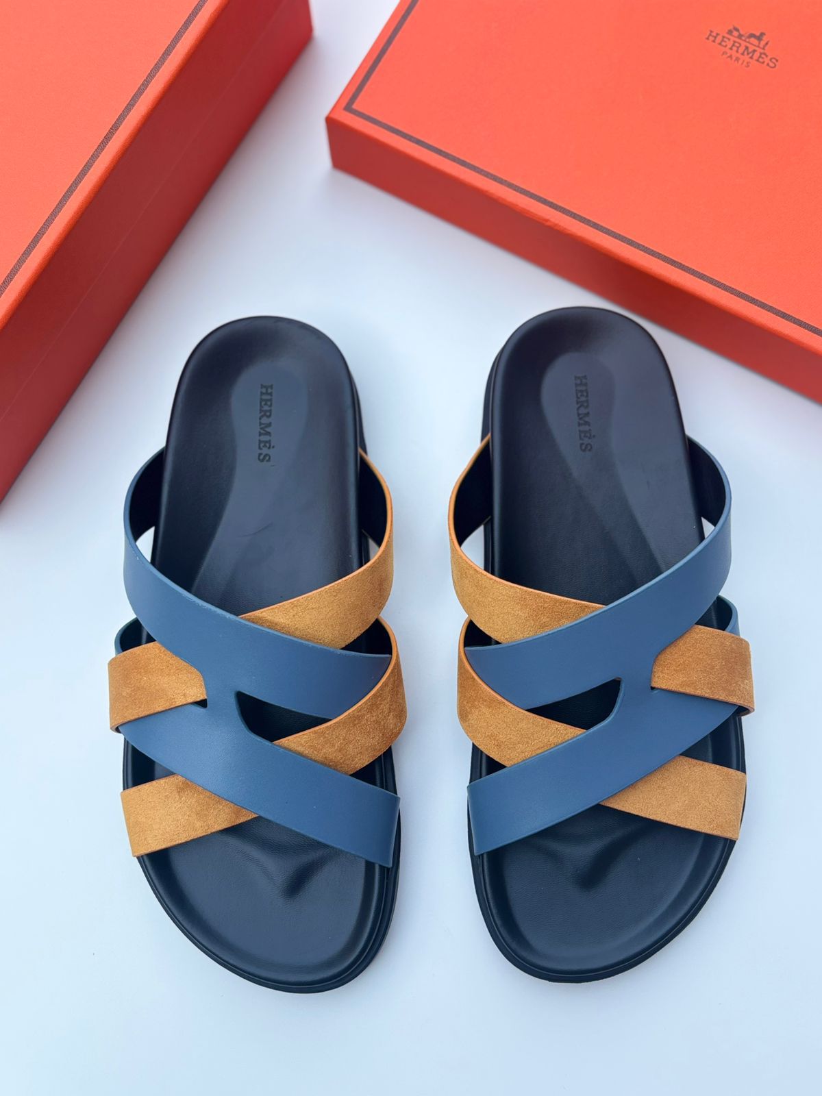 Hermès Chypre Sandal (Bleu / Gold)