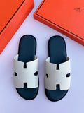 Hermès Izmir Sandal (Blanc / Bleu Marine)