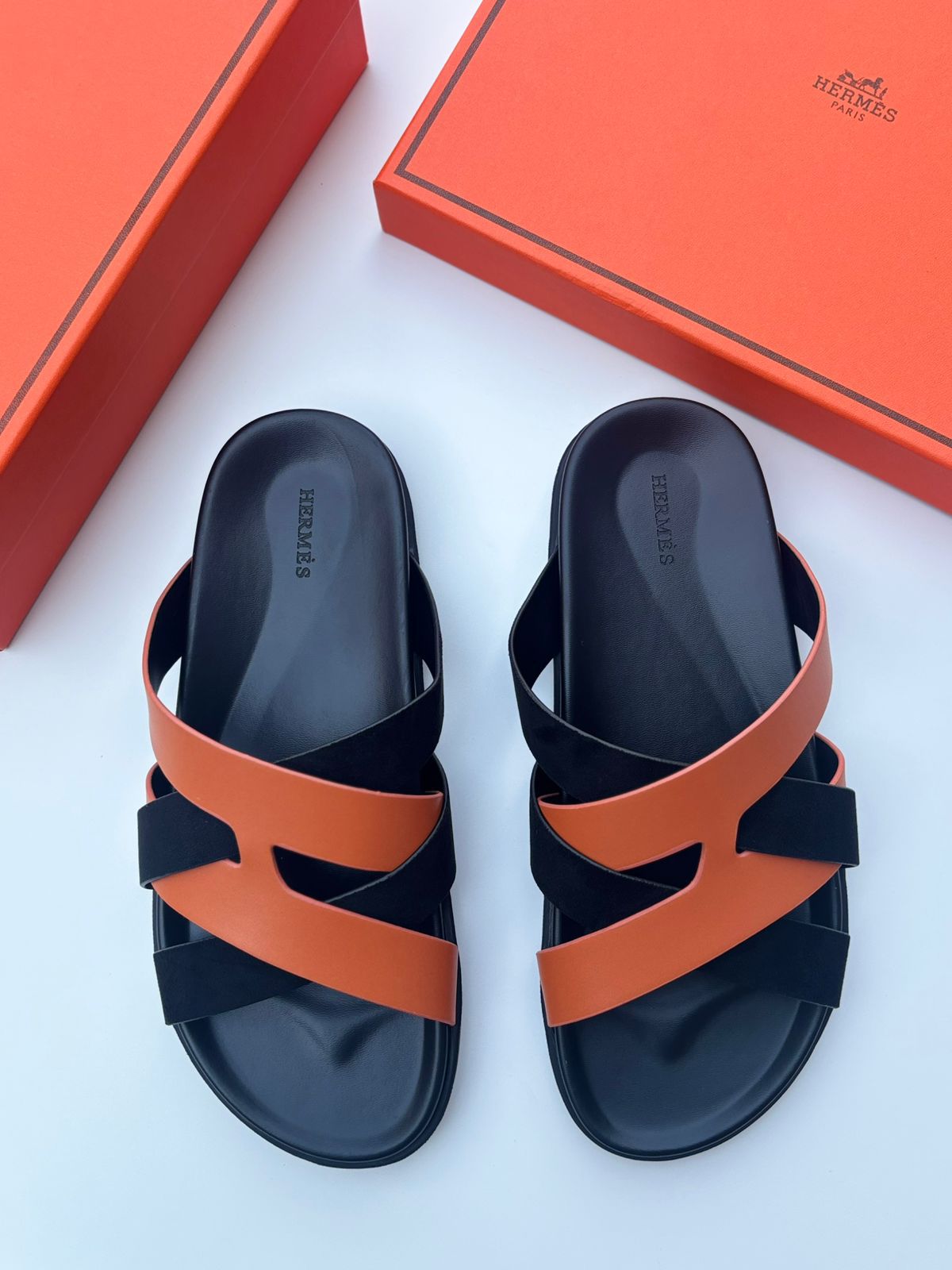 Hermès Electra Sandal (Noir/Orange)