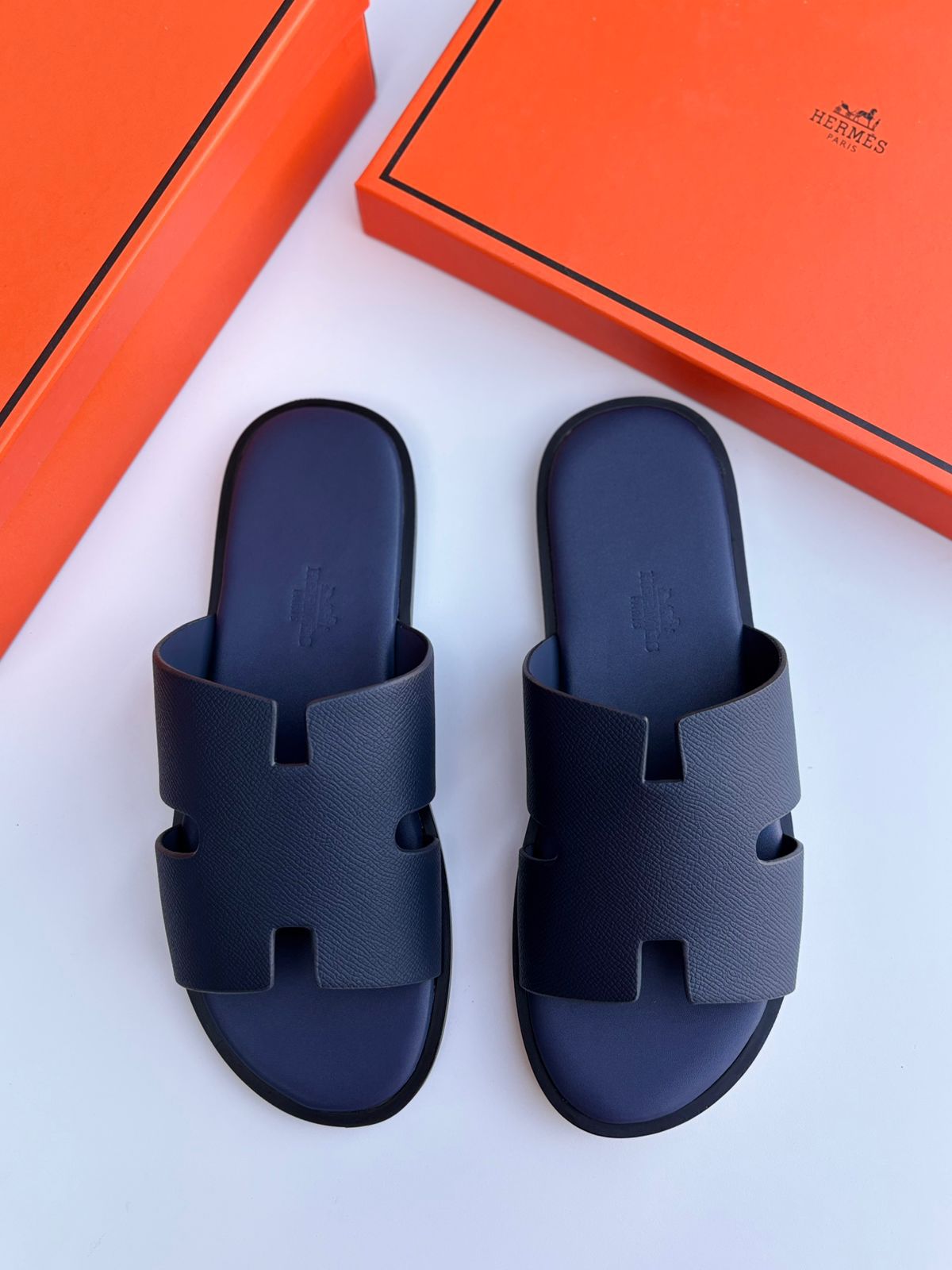 Hermès Izmir Sandal (Bleu Marine)