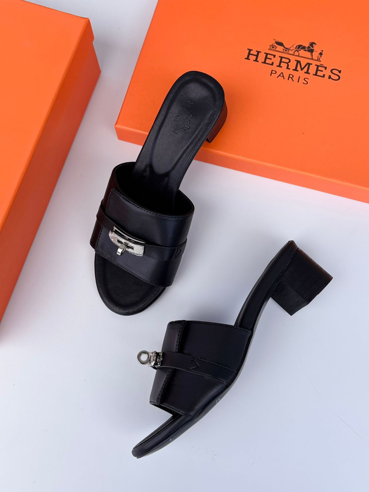 Hermès Empire Sandals (Black)