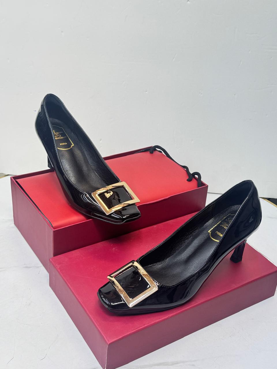 Roger Vivier Belle Vivier Pumps (Black)