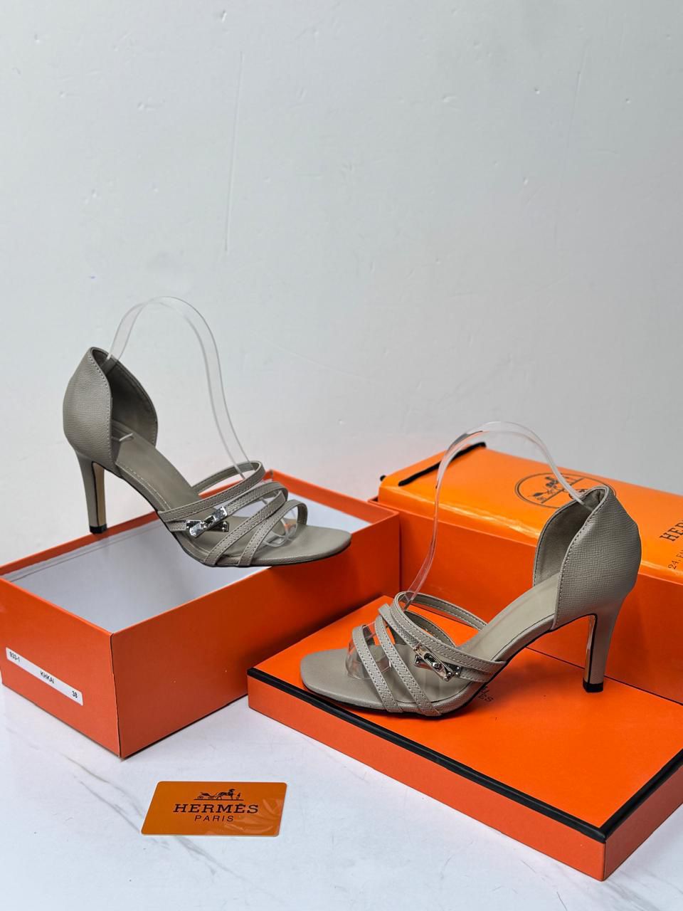Hermès Amore Sandals (Beige/Poussière)