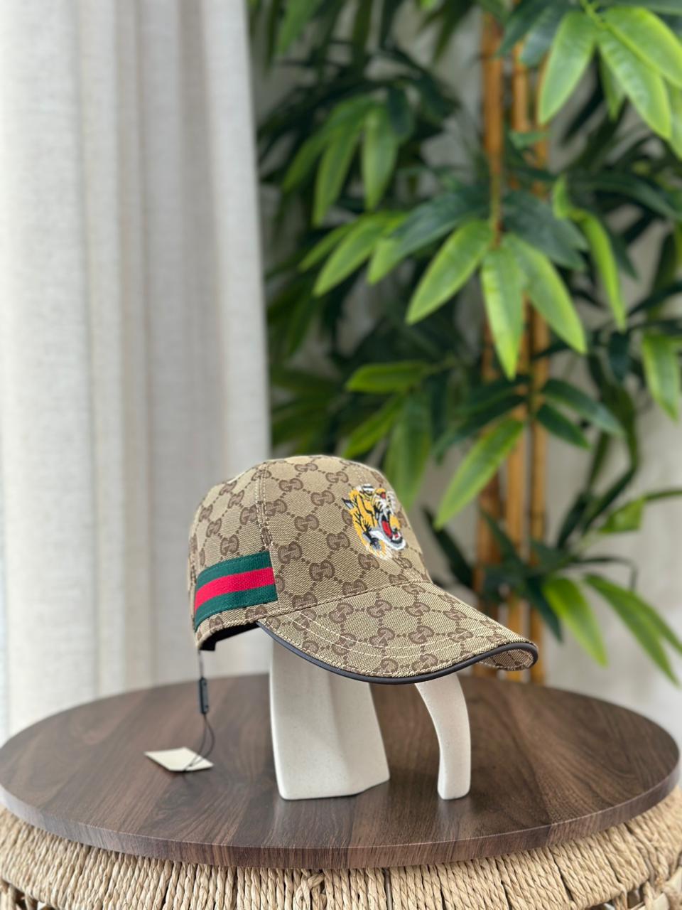 GG Supreme Tiger Print Baseball Hat (Beige/Ebony)
