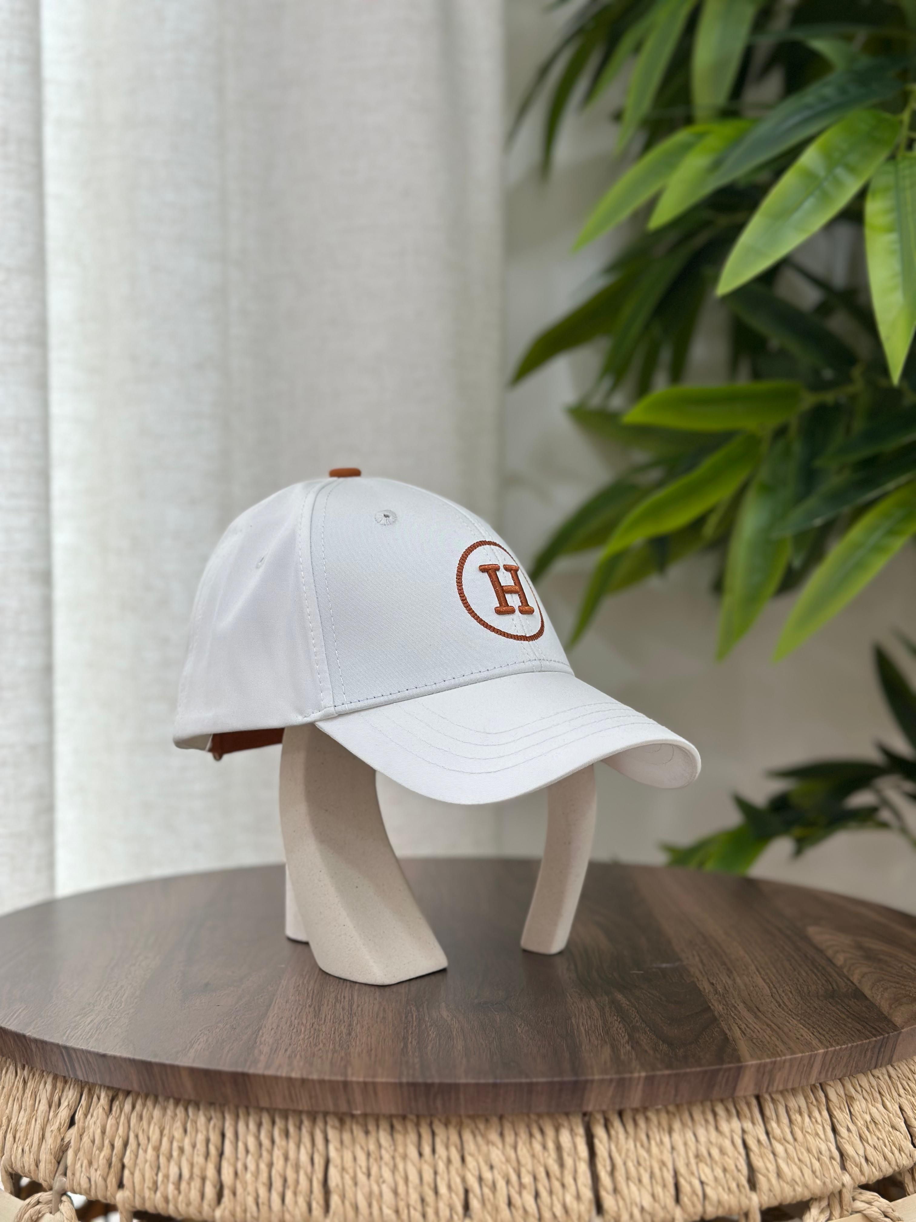 Hermès Davis Baseball Cap (White/Brown)