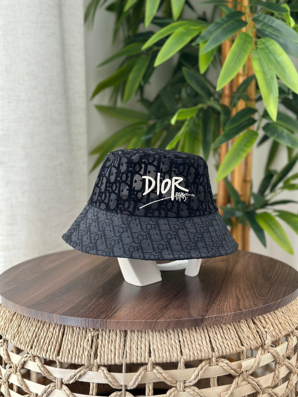 Christian Dior DiorOblique Bucket Hat with Script Embroidery (Black / Grey)