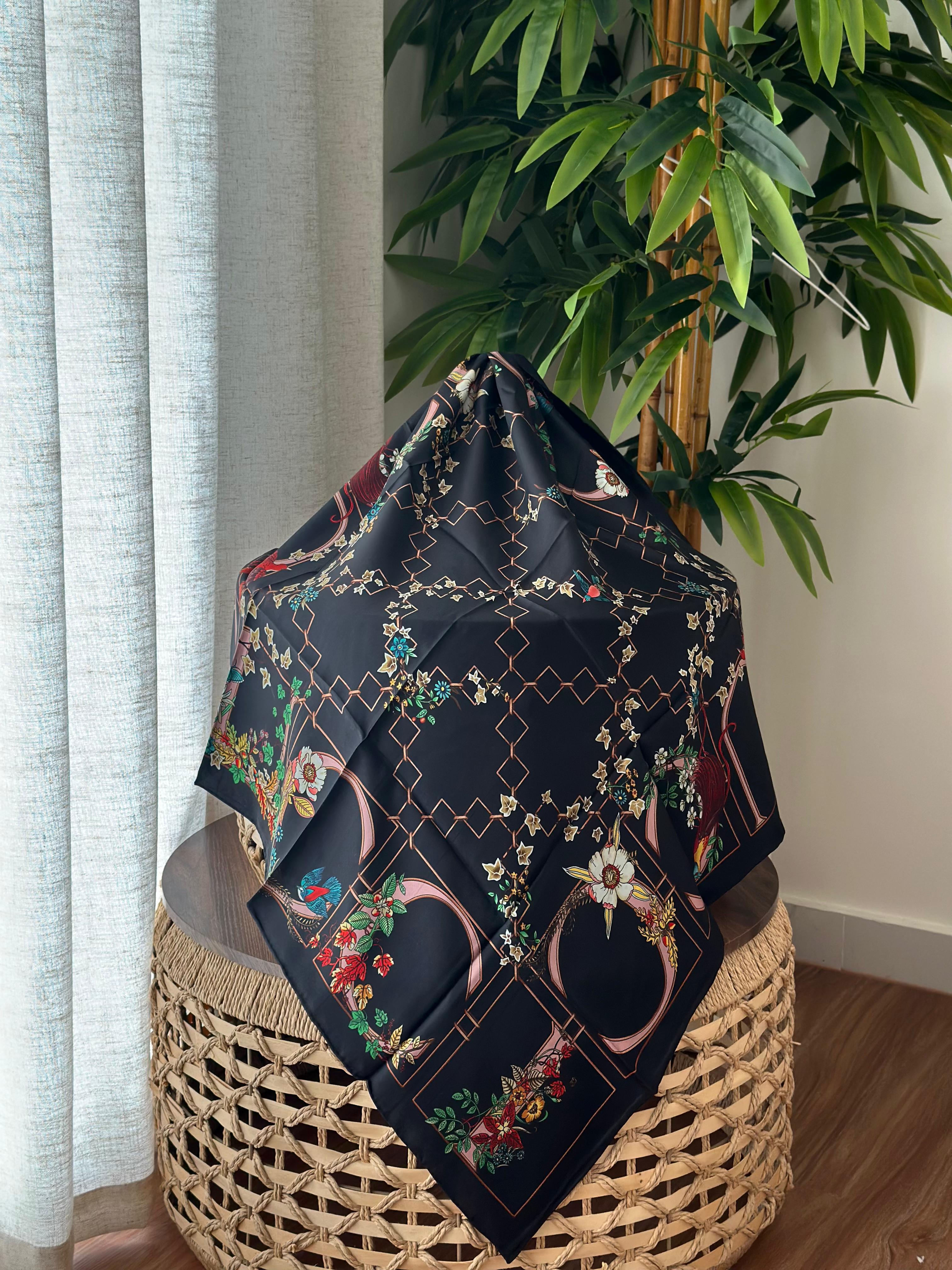 Gucci Flora Diamond Print Silk Scarf (Black)