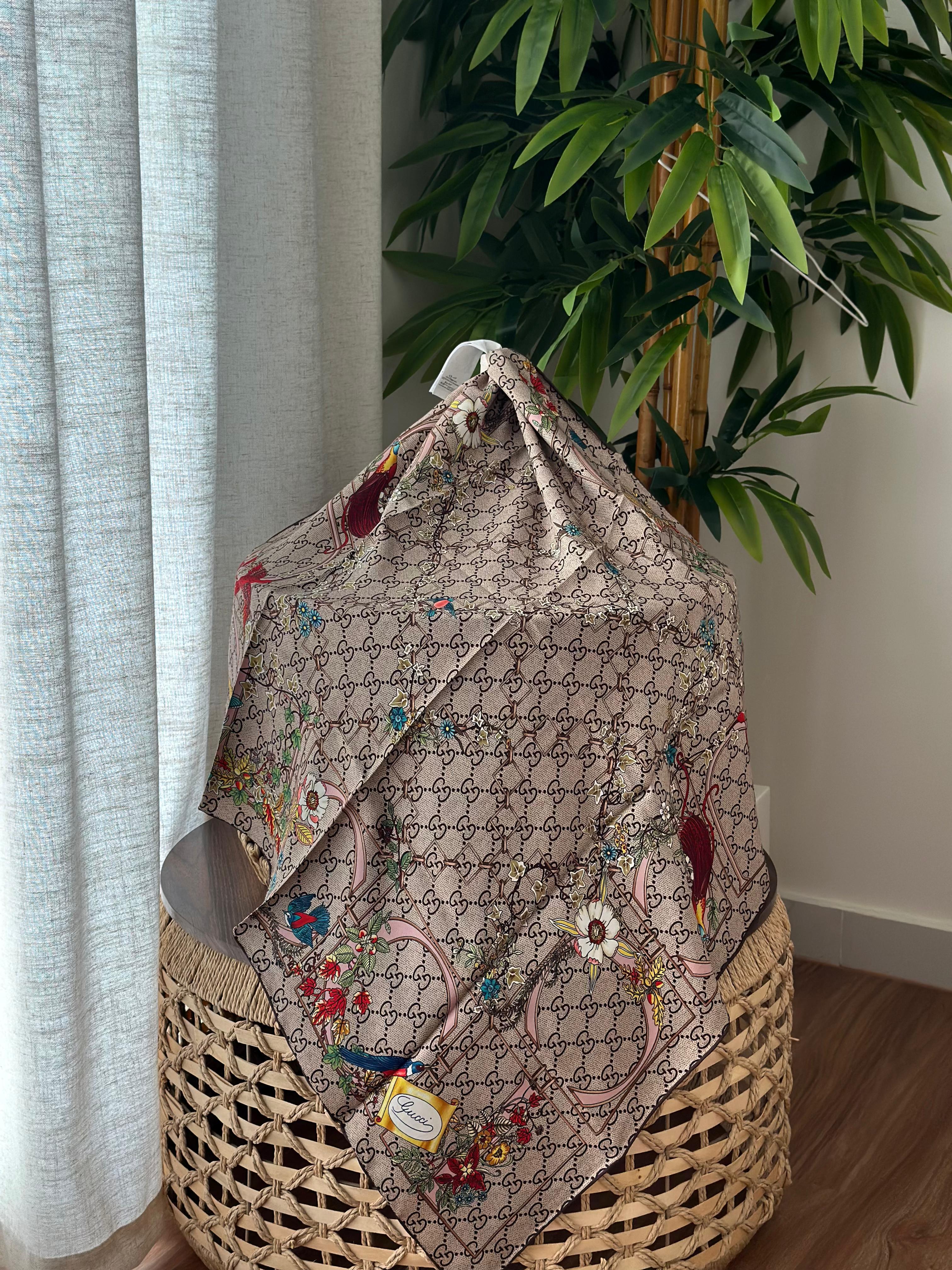 Gucci GG Flora Print Silk Scarf (Beige/Ebony)