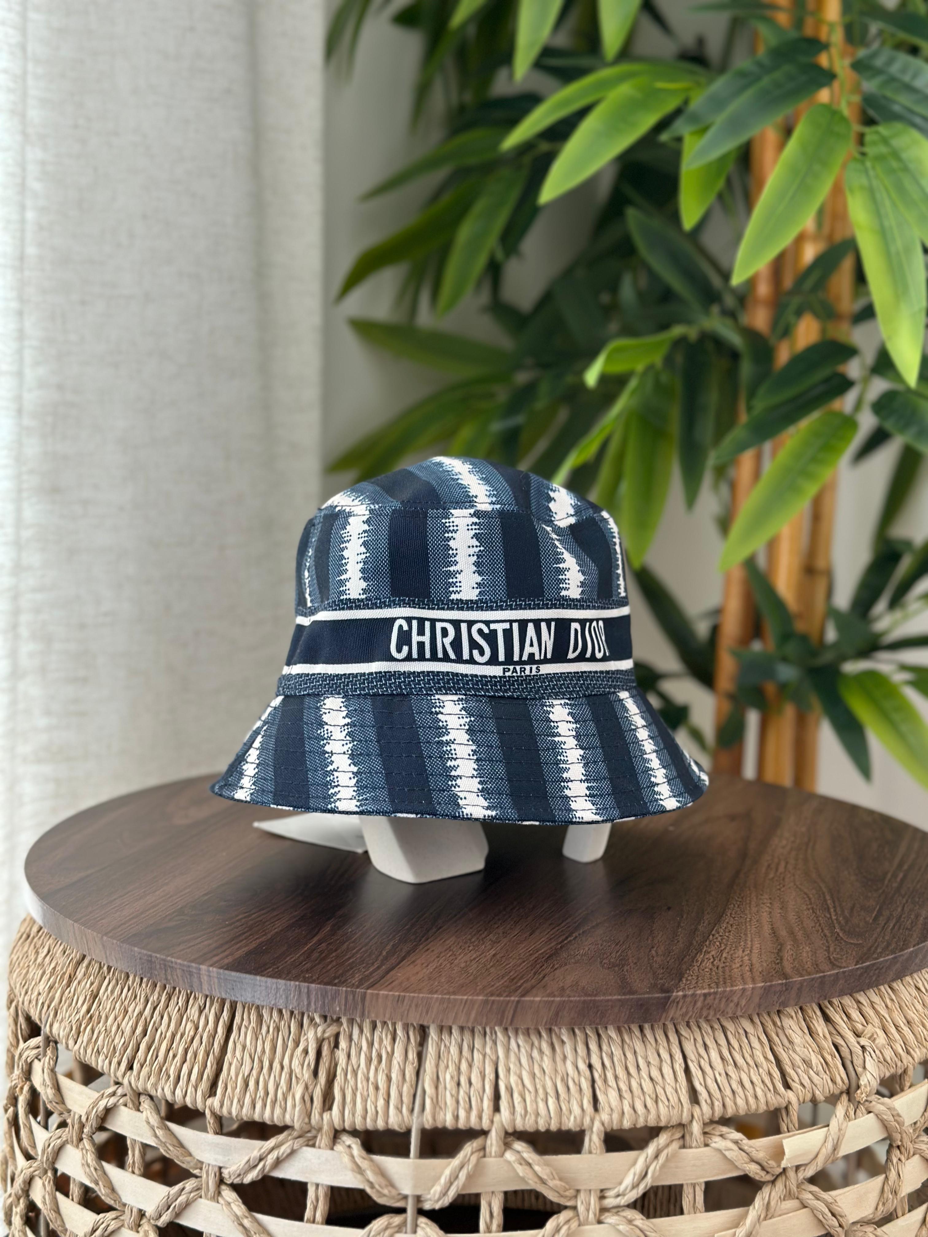 Dior Teddy-D Bucket Hat with Dioriviera Toile de Jouy Sauvage (Blue/White)