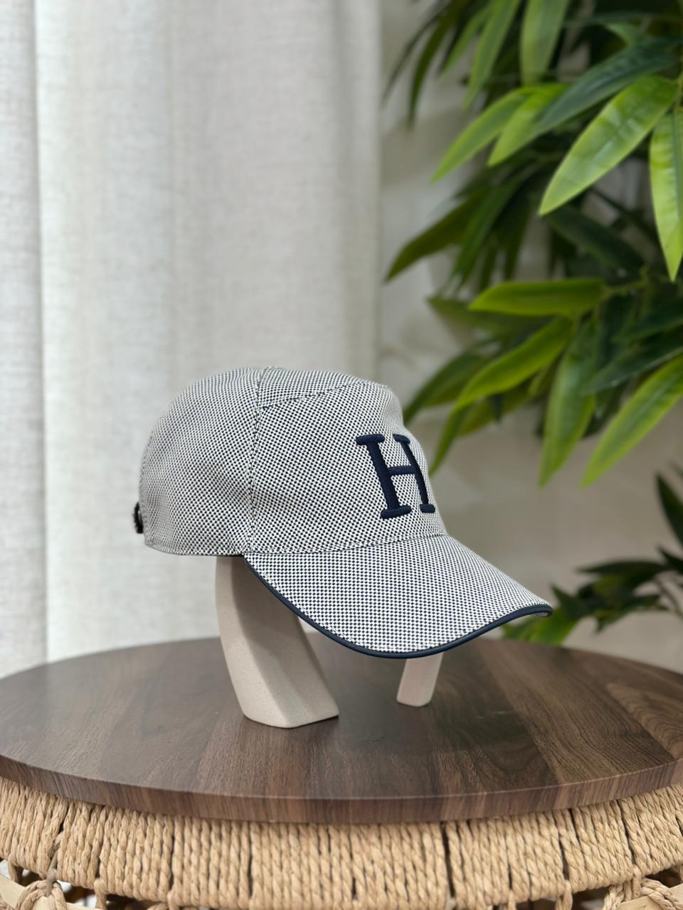 Hermès Miles H Circle Cap (Beige/Navy)