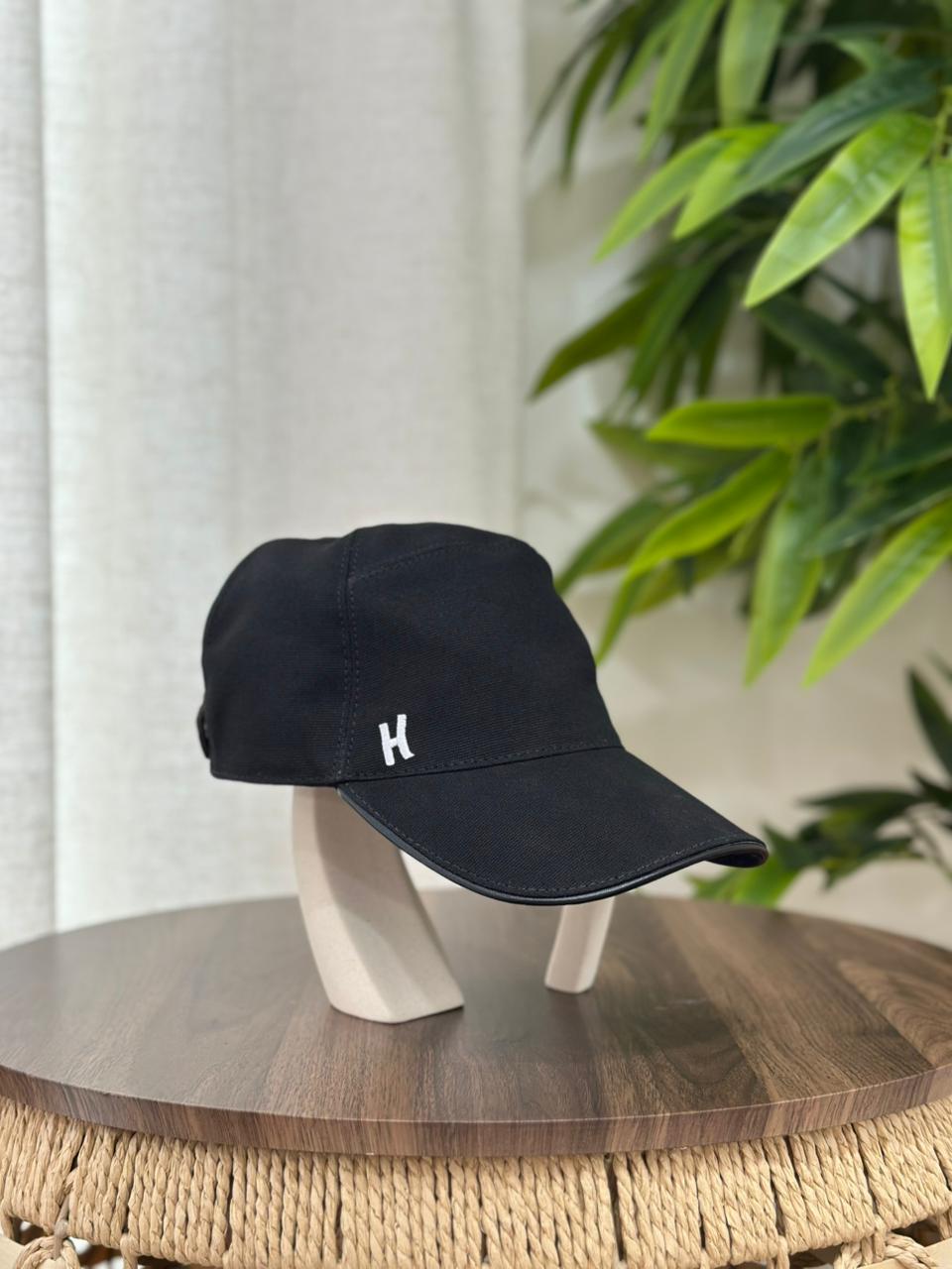 Hermès Miles H Circle Cap (Black)