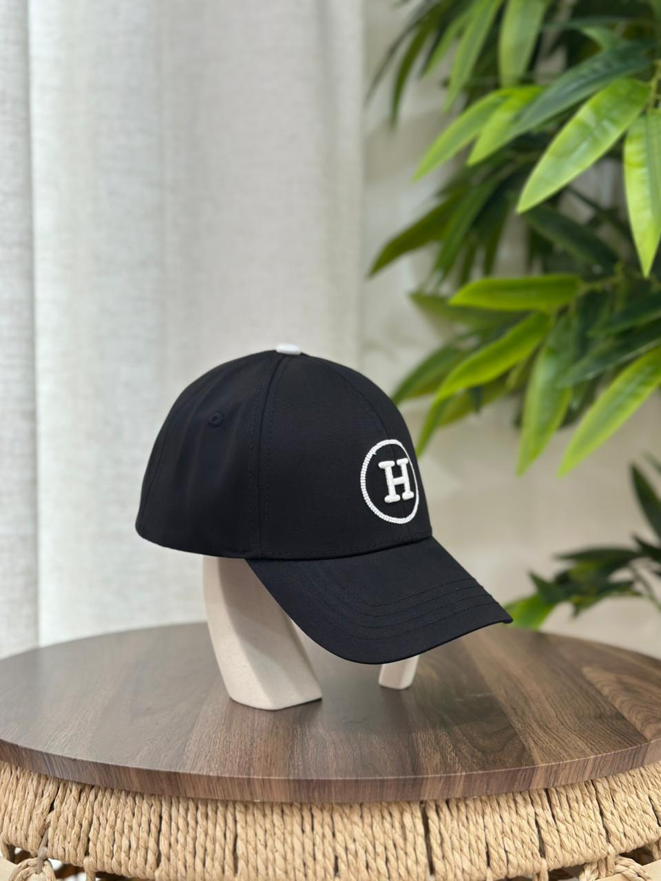 Hermès Nevada H Circle Cap (Black/White)