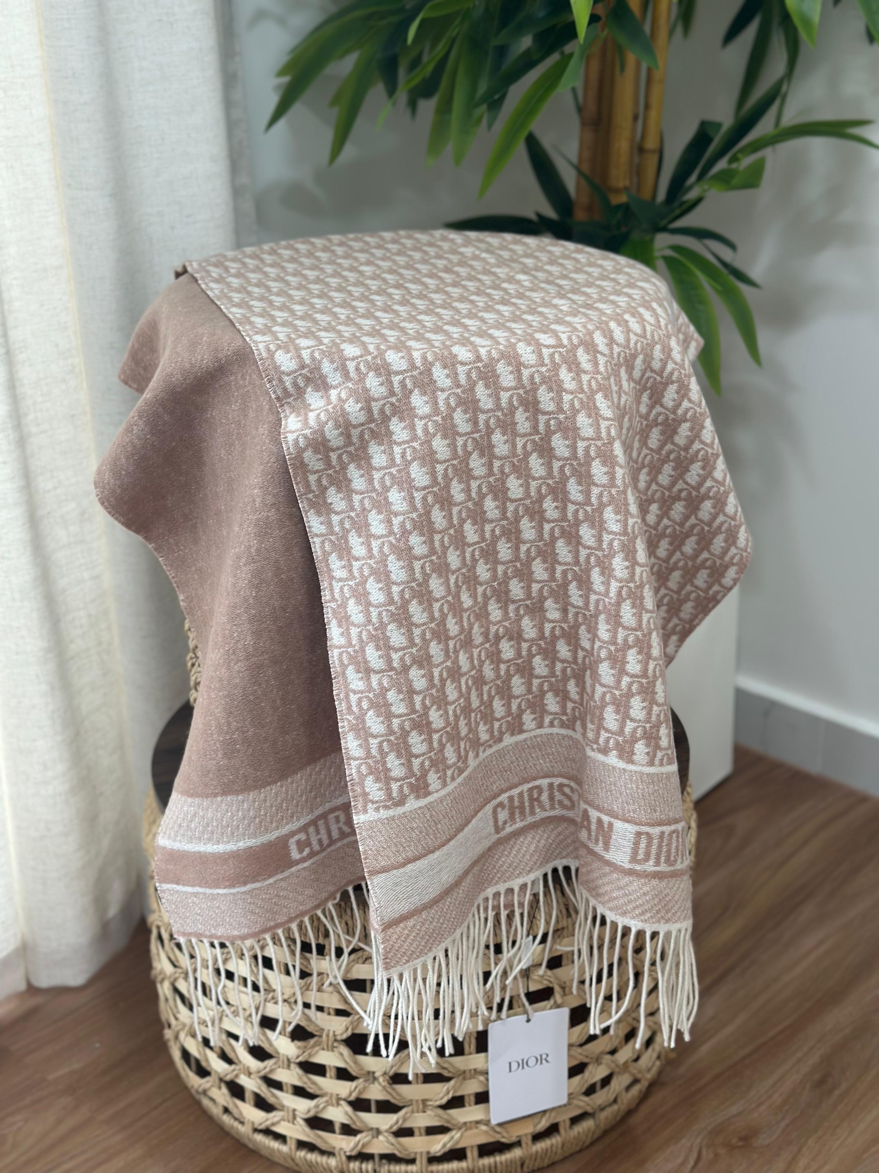 Dior Oblique Blanket Scarf (Beige/White)