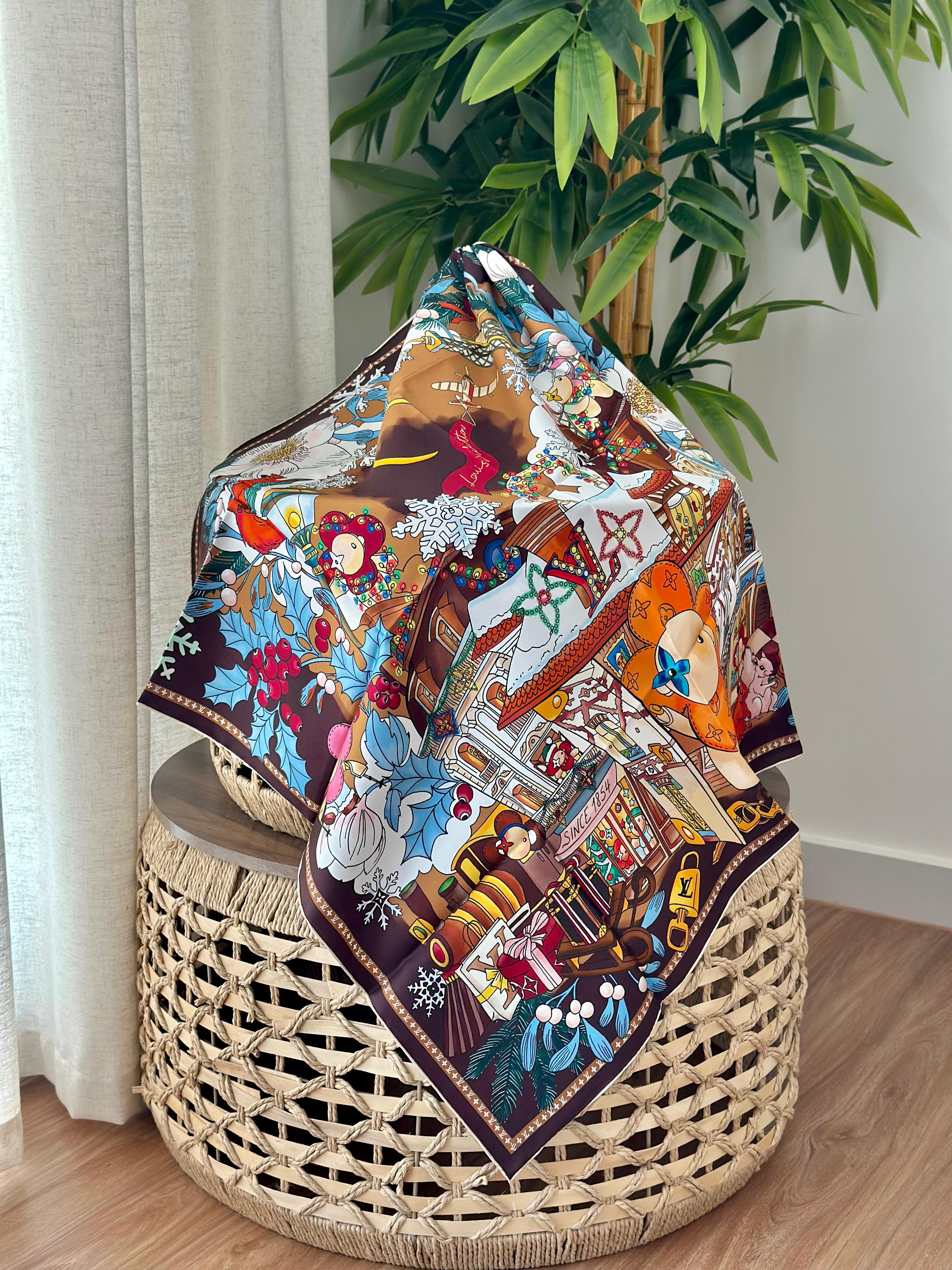 Louis Vuitton Christmas Animation Square 90 (Brown/Multi)