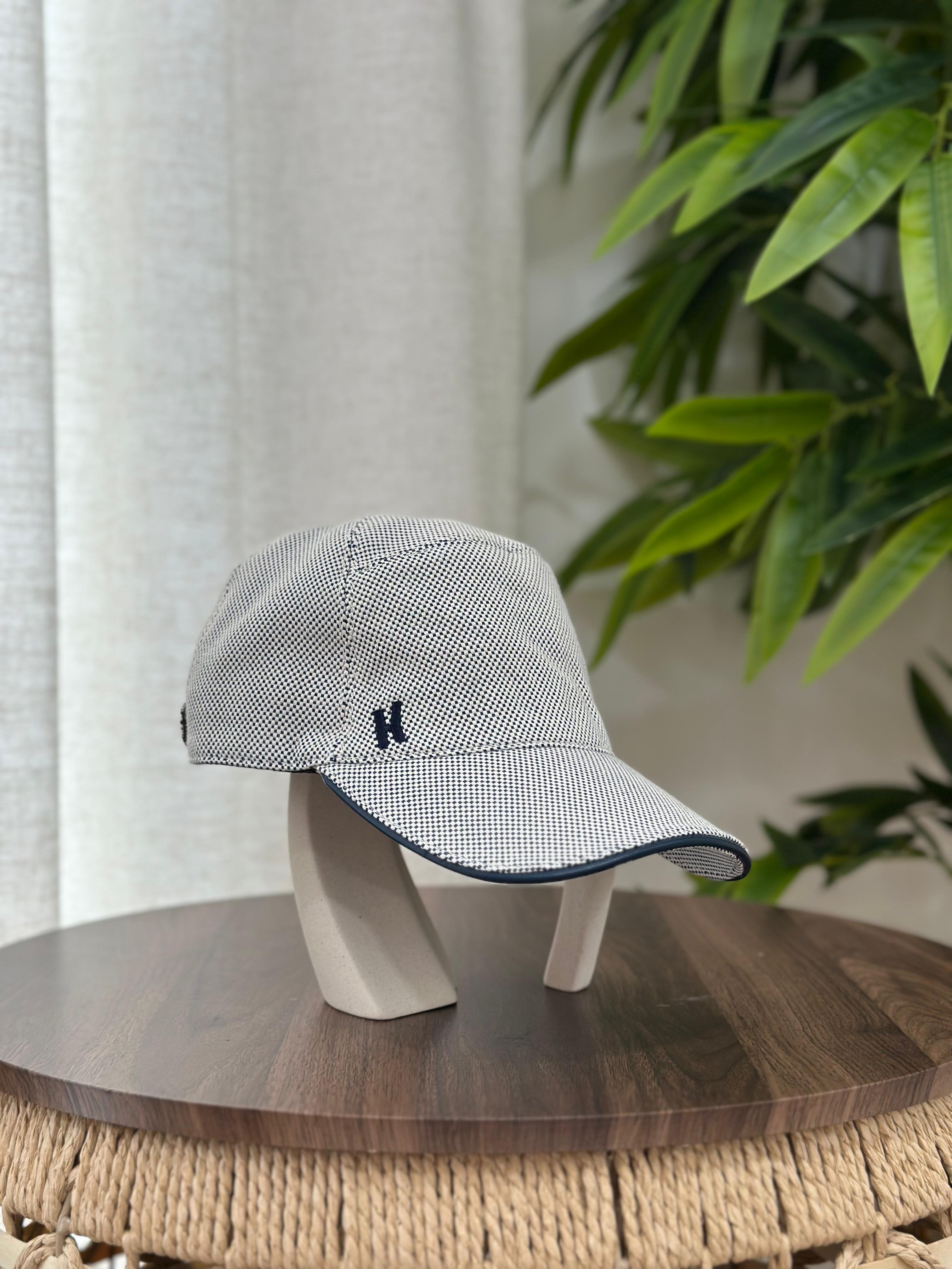 Hermès Nevada Cap (White/Marine Pattern)