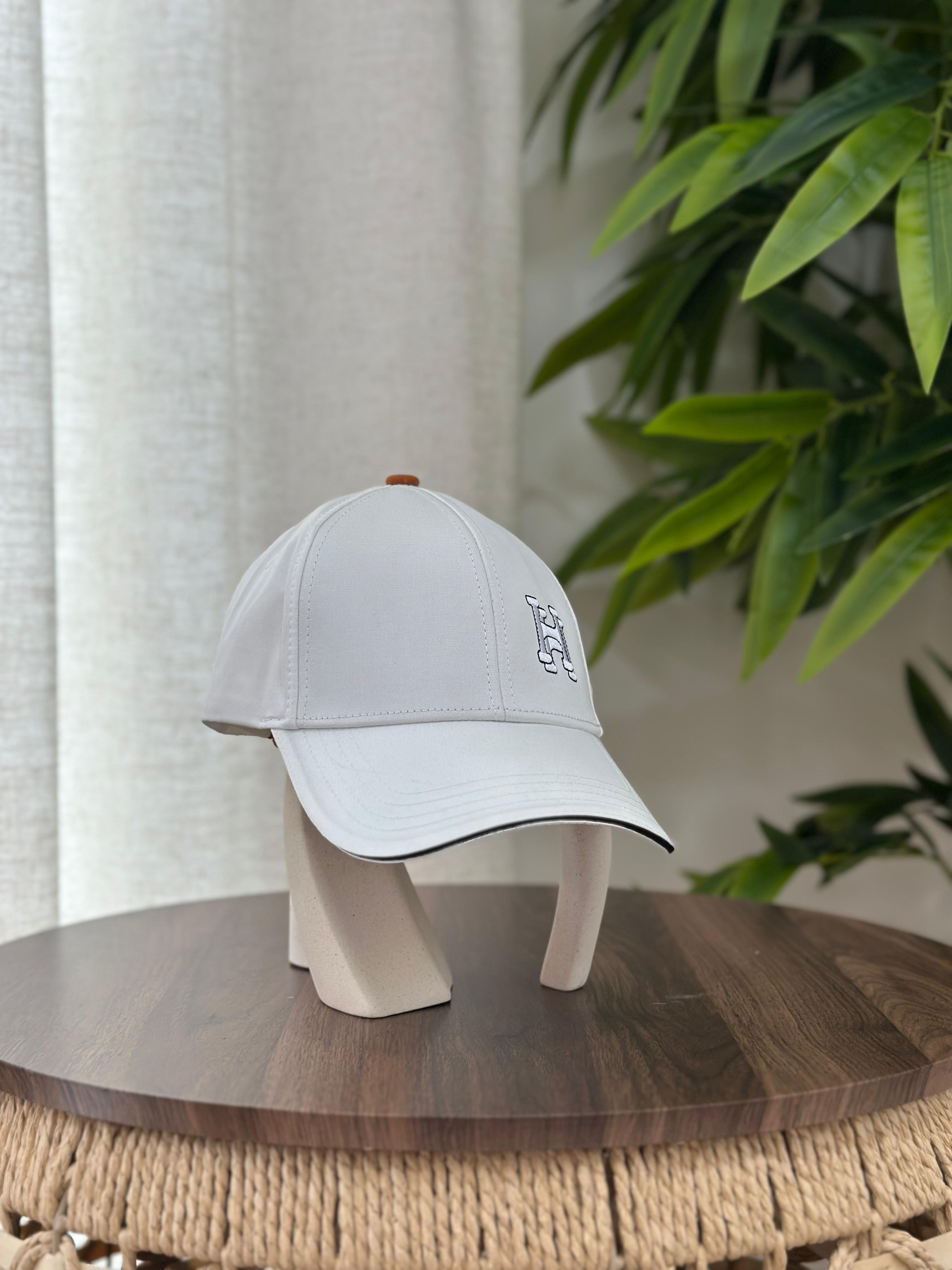 Hermès Miles "H" Cap (Off-White/Noir)