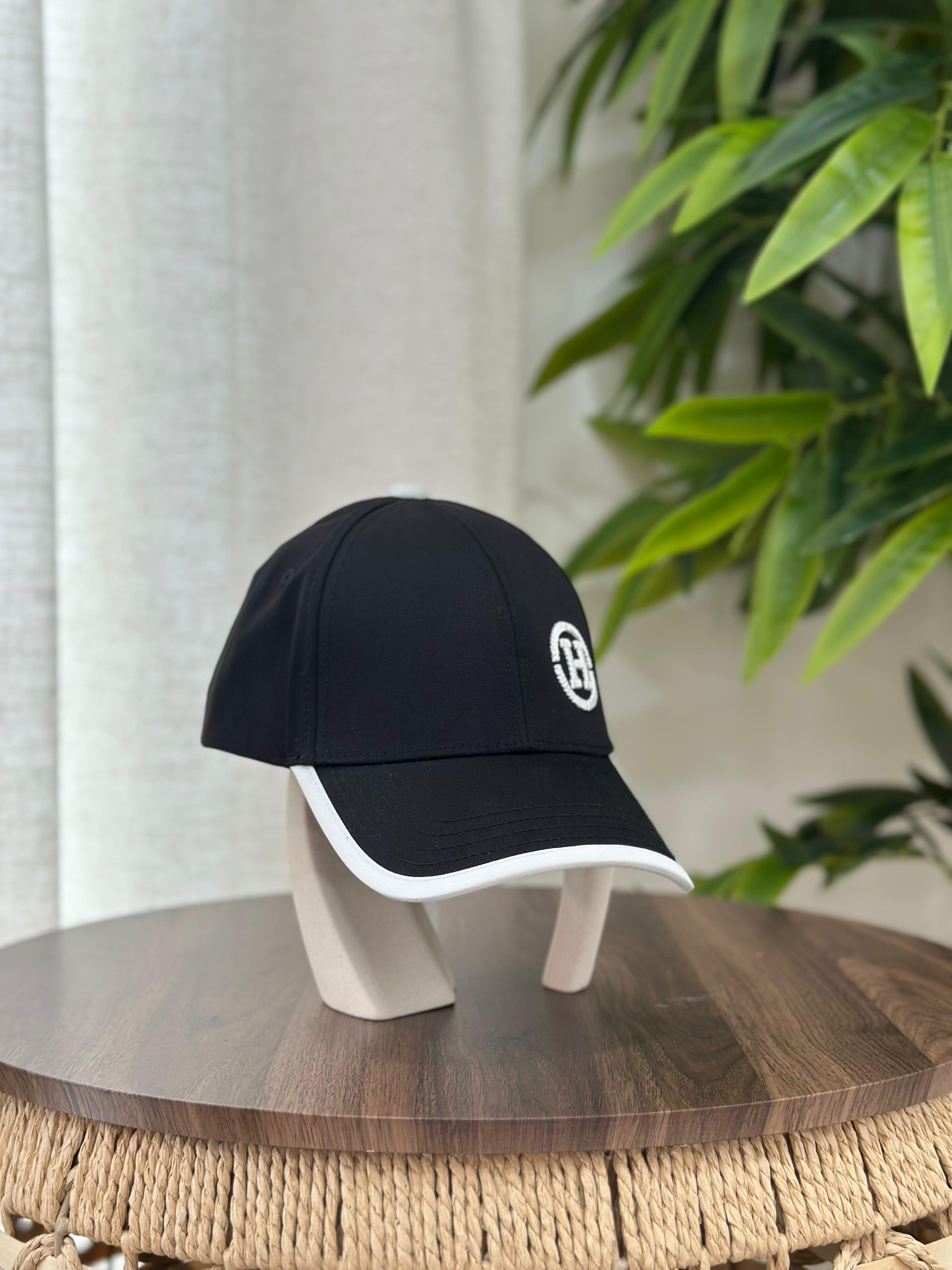 Hermès Miles "H Circle" Cap (Noir/Blanc)