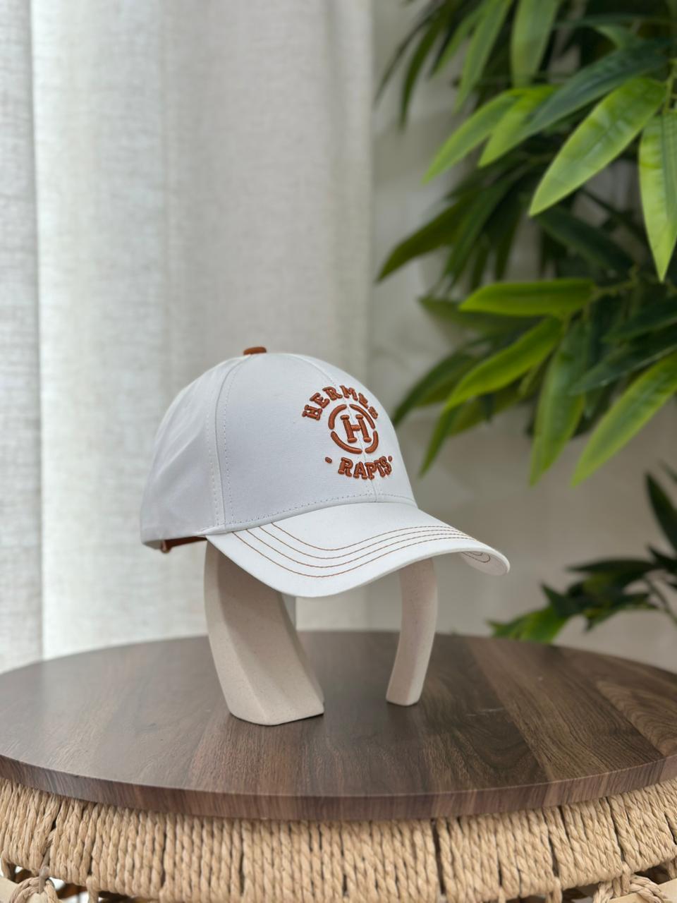 Hermès Nevada Paris Cap (White/Gold)