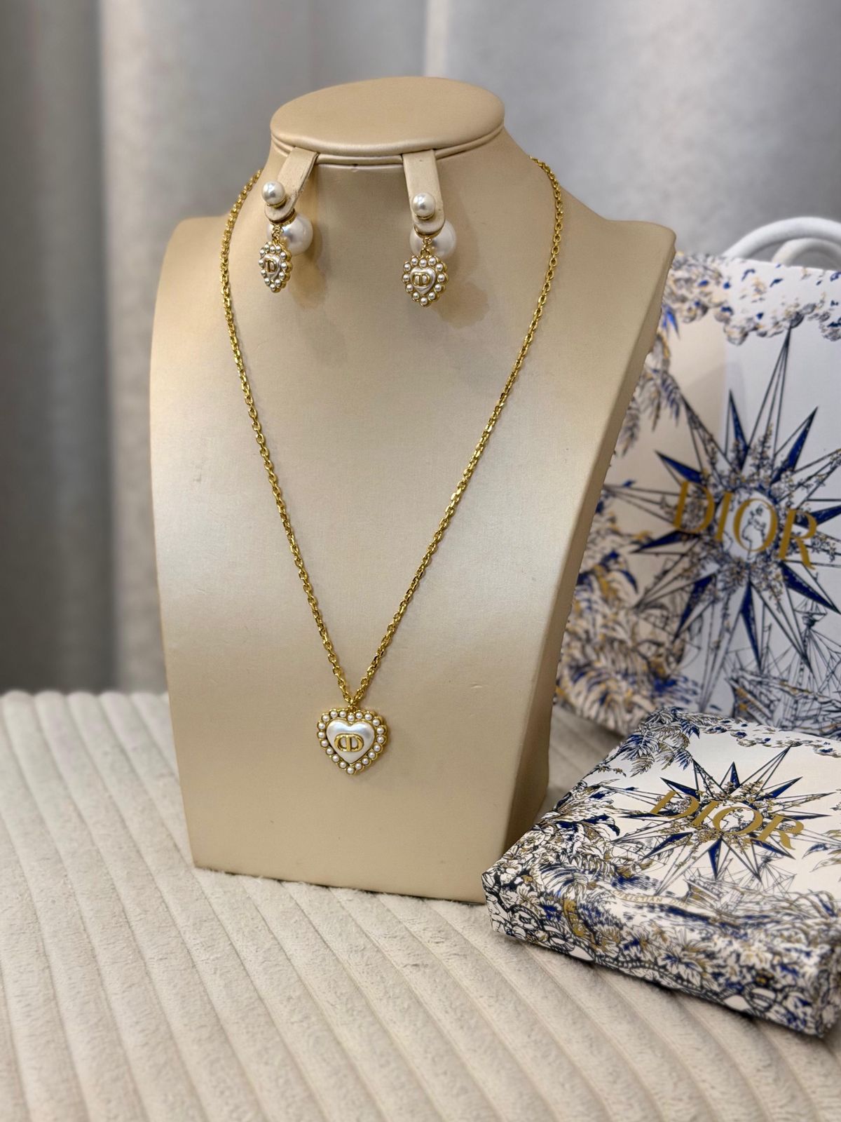 Dior Dioramour Jewelry Set (Gold-Finish Metal with White Resin Pearls)