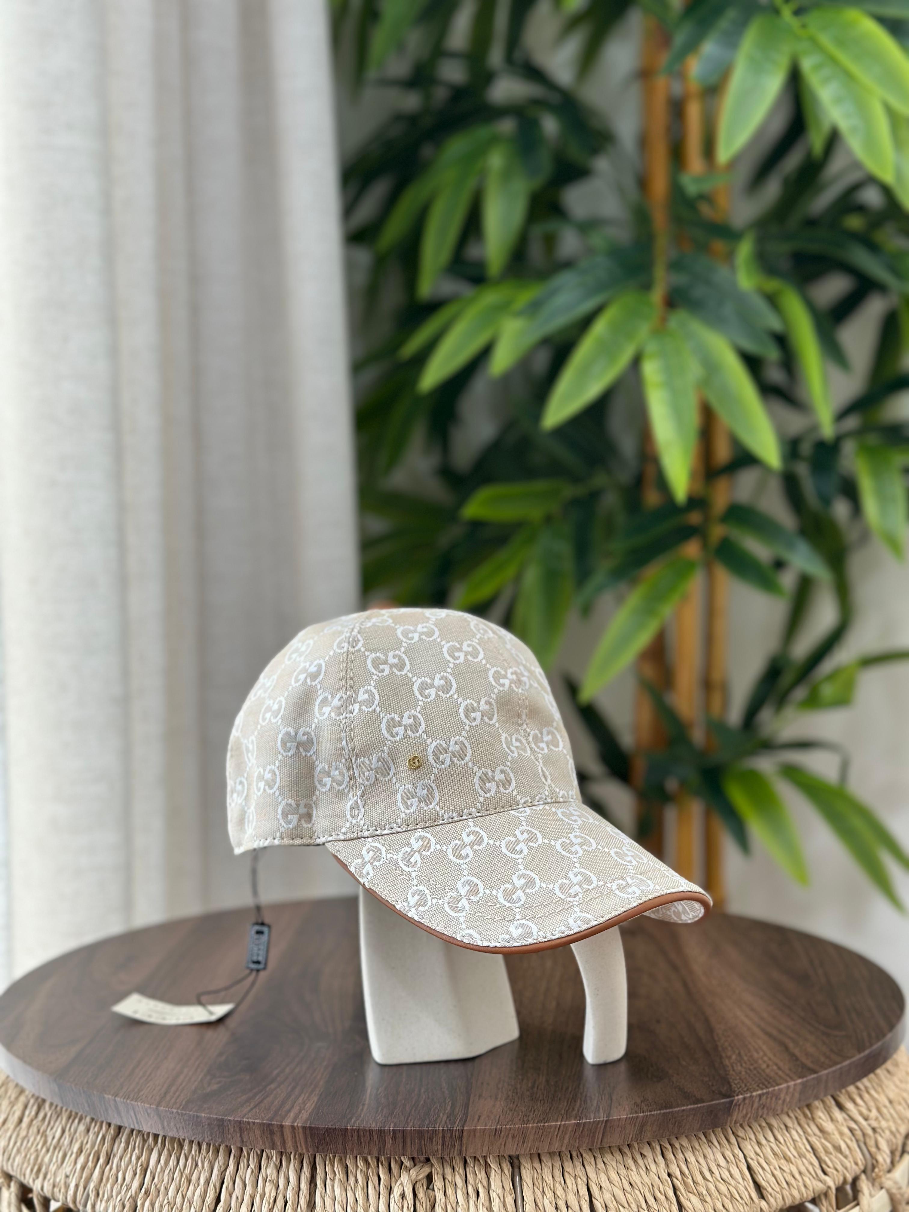 Gucci GG Canvas Baseball Hat with Double G (Beige/White)