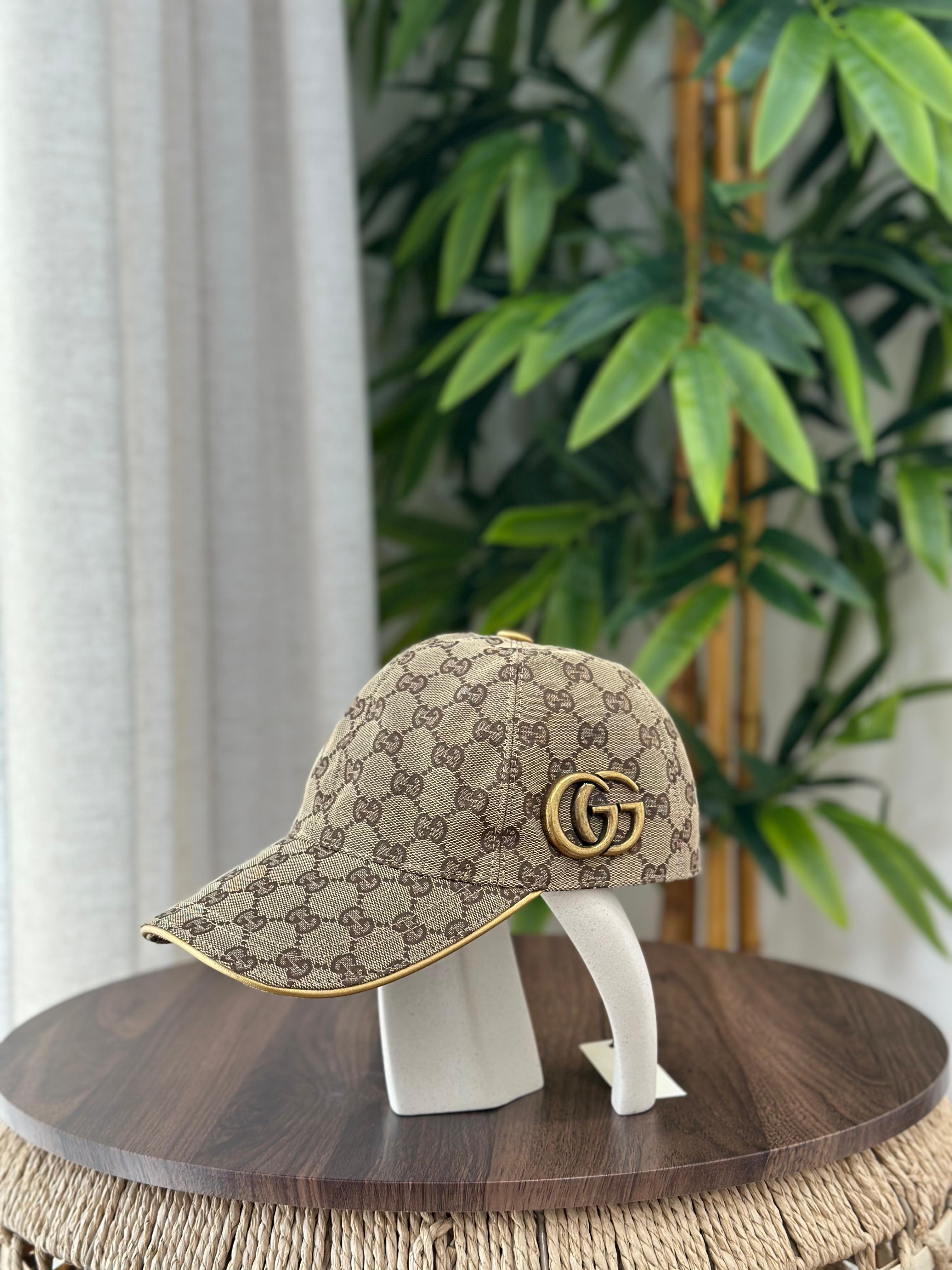 Gucci GG Supreme Canvas Baseball Hat with Double G (Beige/Ebony)