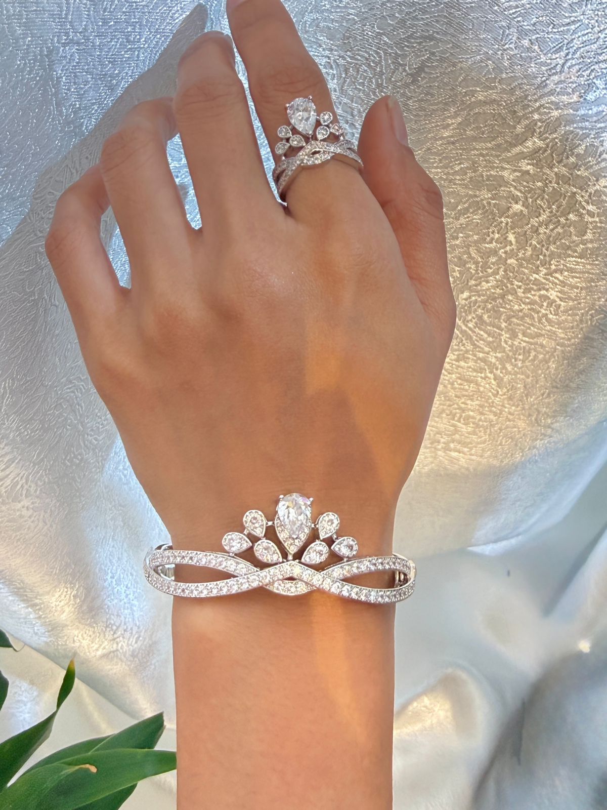 Chaumet Joséphine Aigrette Impériale Jewelry Set (White Gold and Diamonds)