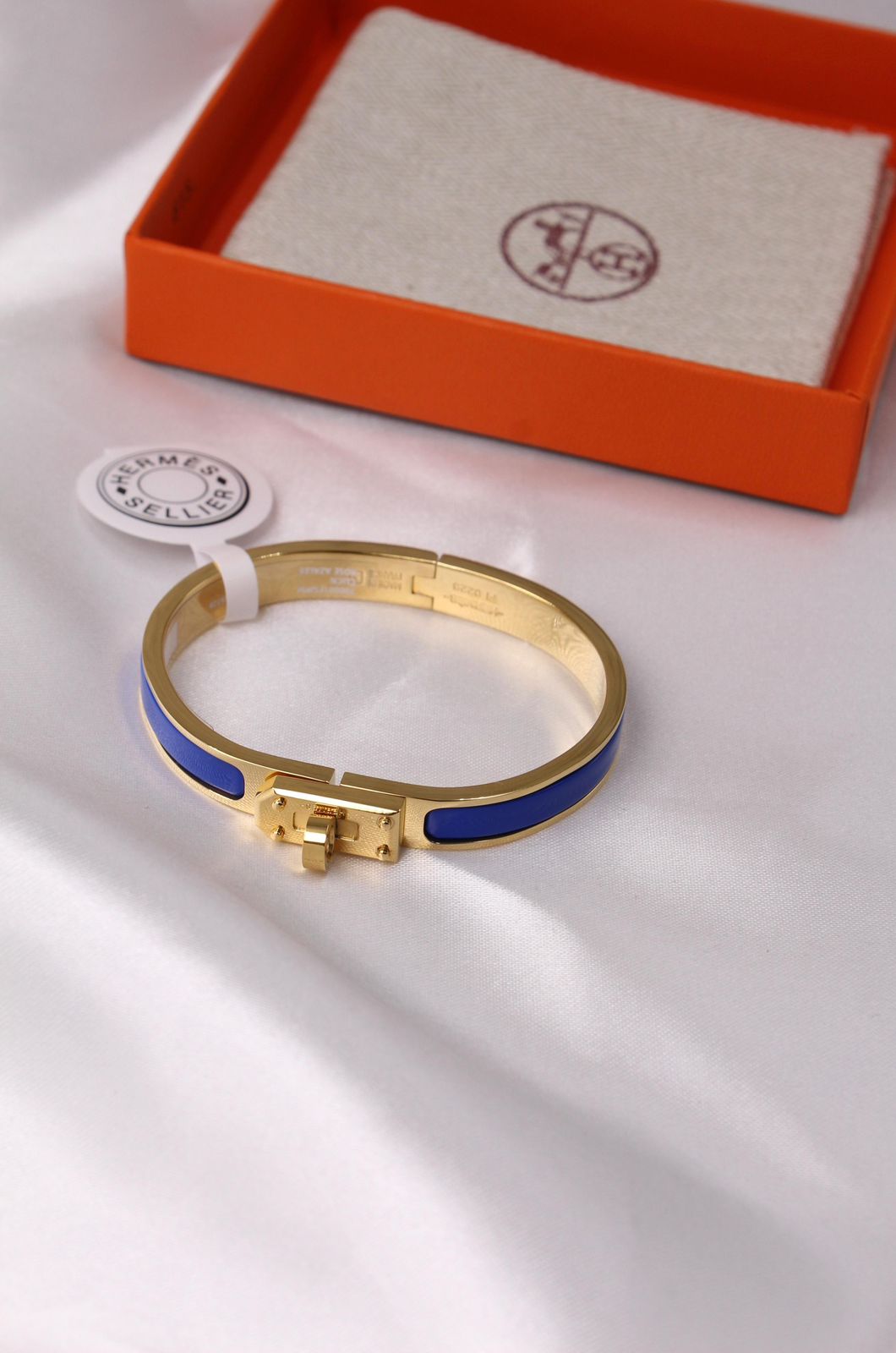 Hermès Kelly Enamel Bracelet (Bleu Électrique)