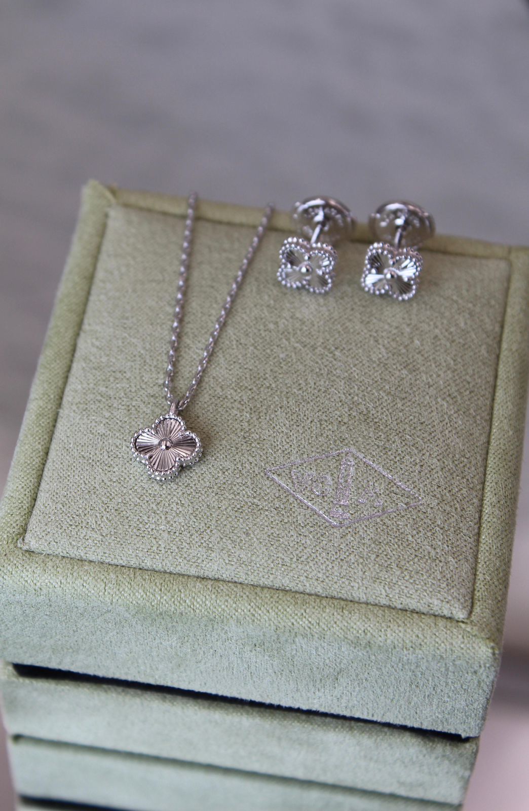 Van Cleef & Arpels Sweet Alhambra Guilloché Set (White Gold)
