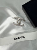 Chanel CC Mesh & Crystal Brooch (Silver / Crystal)