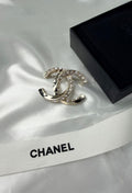 Chanel Classic CC Crystal Brooch (Gold / Crystal)