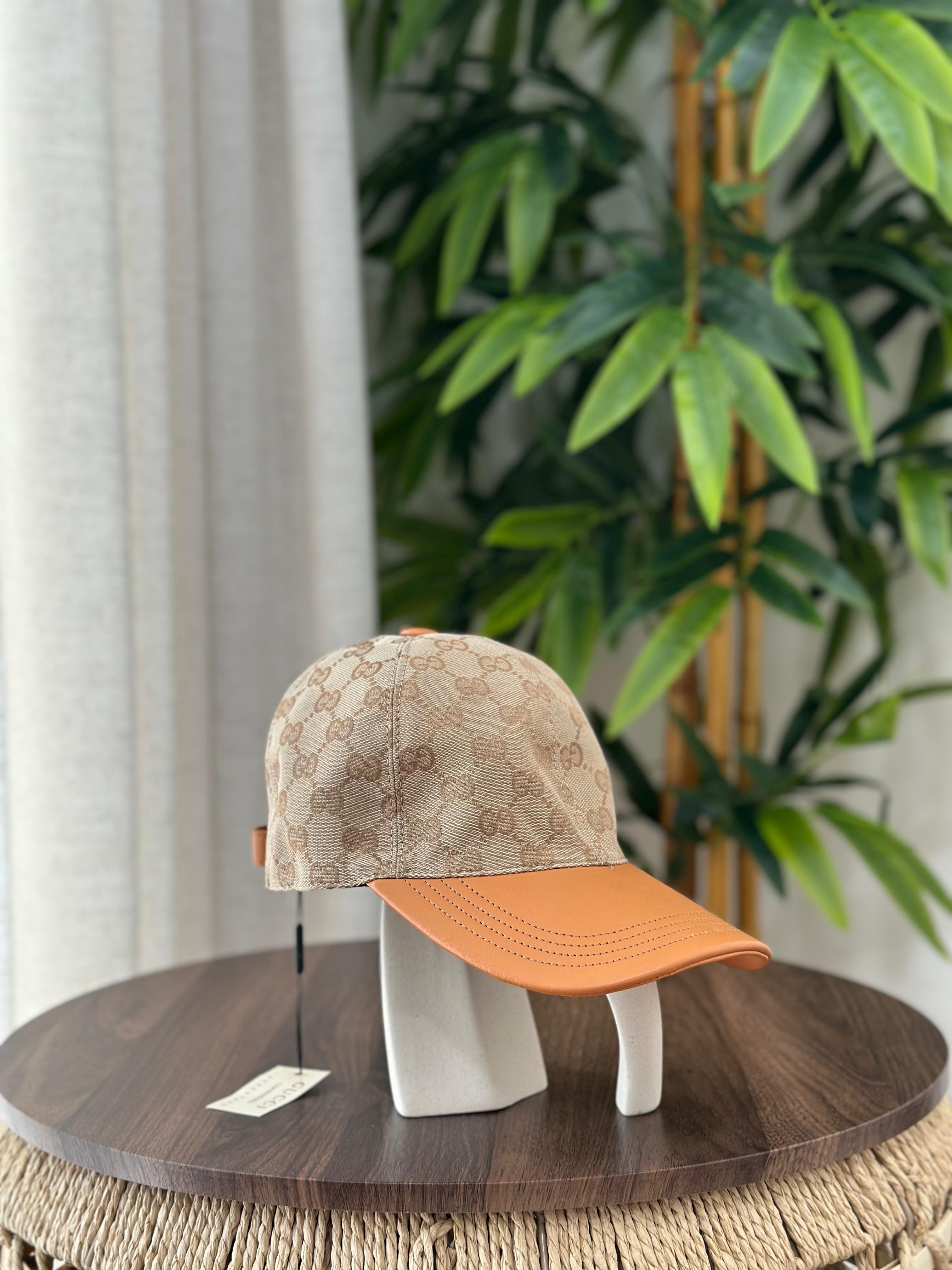 Gucci GG Canvas Baseball Hat with Leather Visor (Beige/Ebony & Tan)