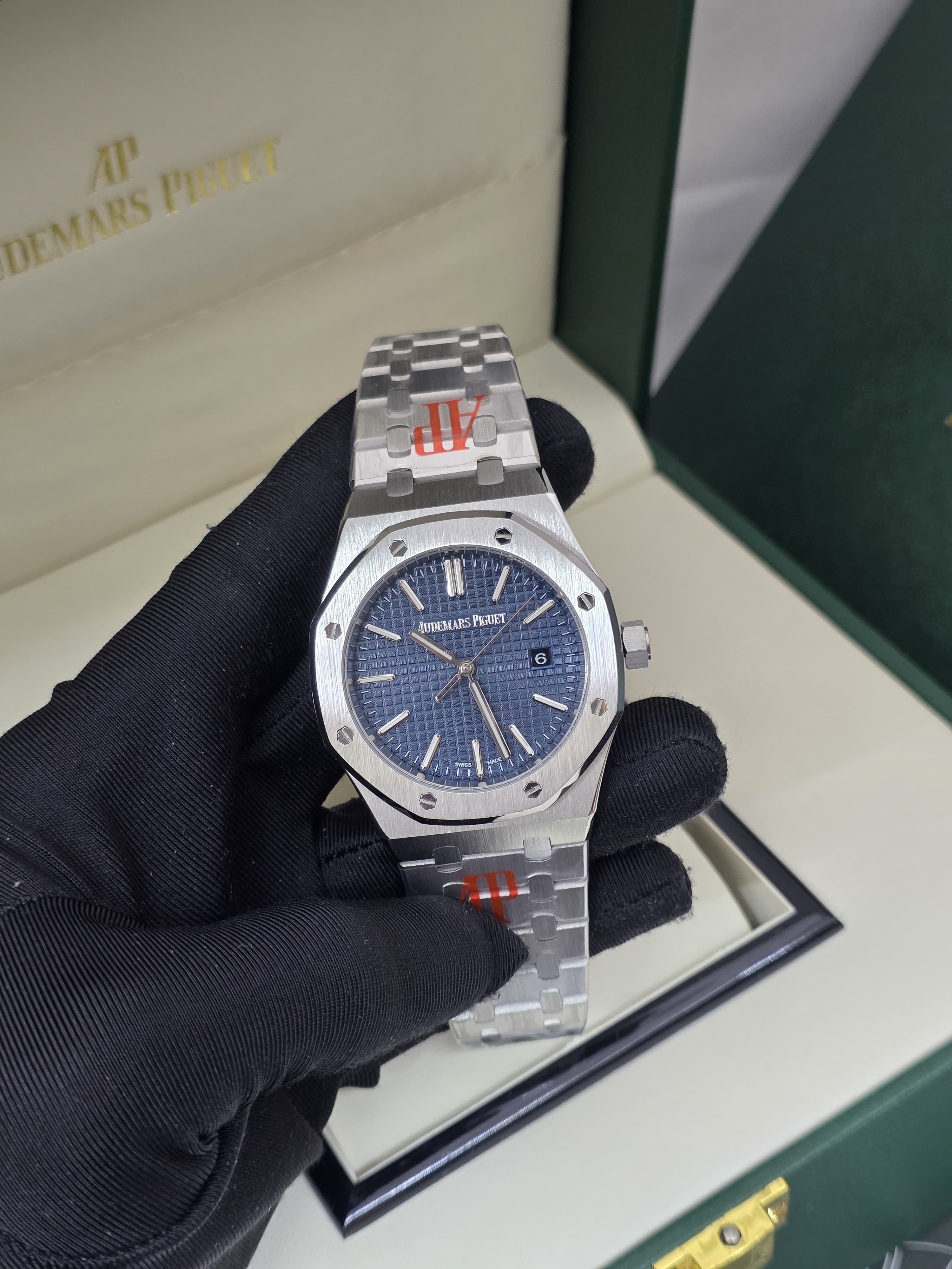 Audemars Piguet Royal Oak Selfwinding (Bleu Nuit Nuage 50 / Blue Dial)
